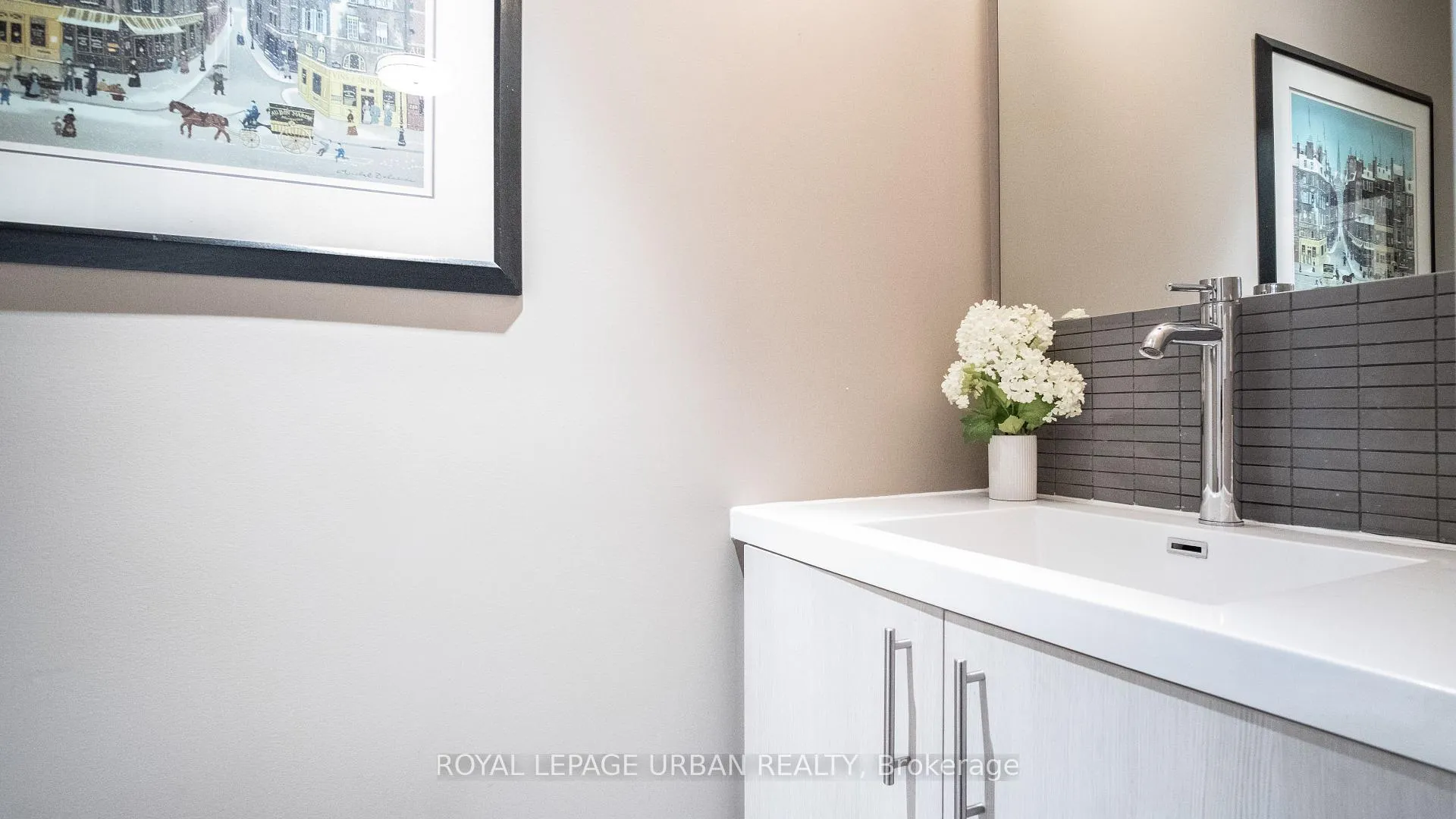 Photo 35 of 207A Manning Avenue, Toronto, Trinity-Bellwoods — HOMEH