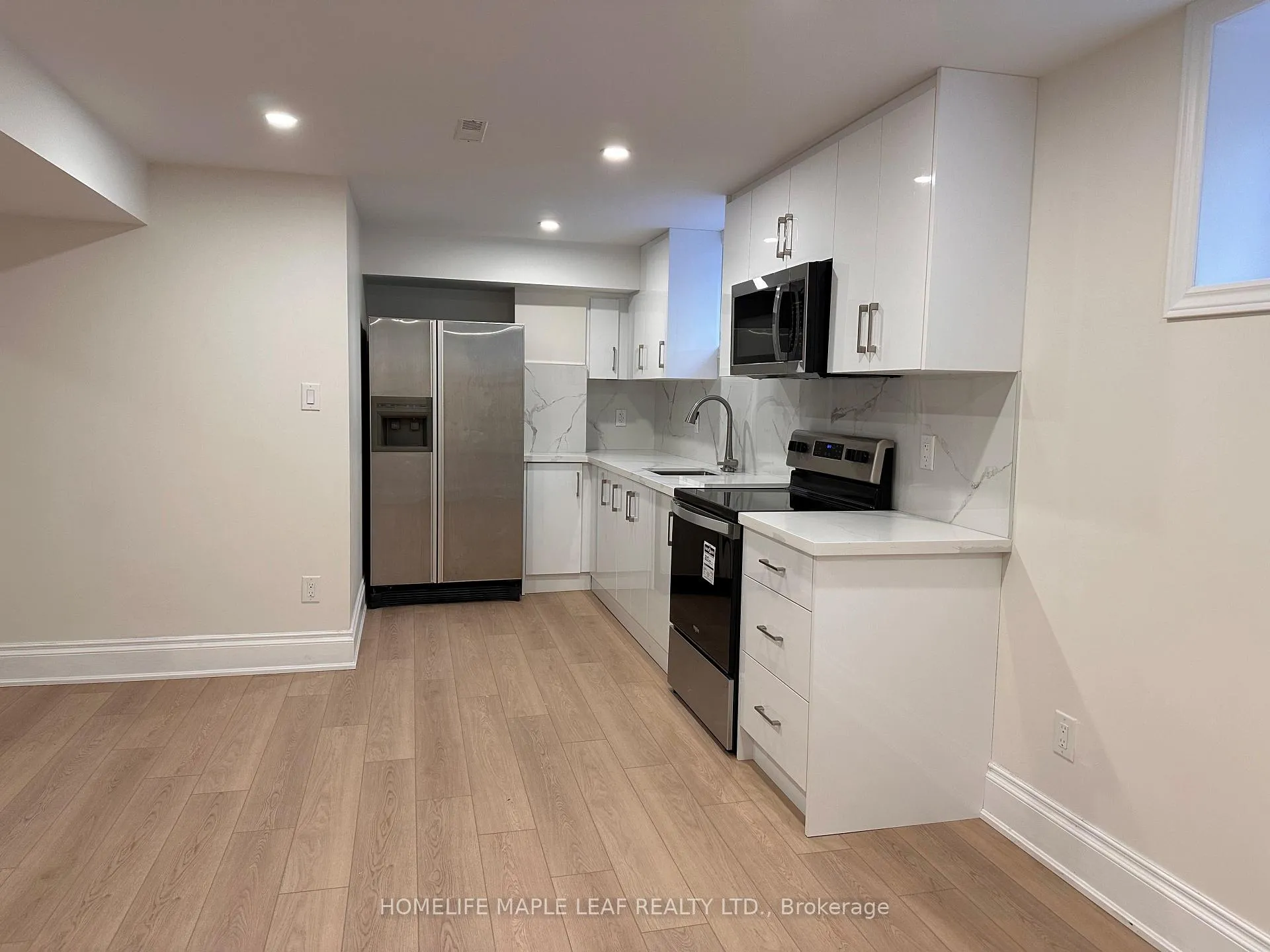 Photo 5 of Unit 1, 39 Dennis Drive, King, King City — HOMEH