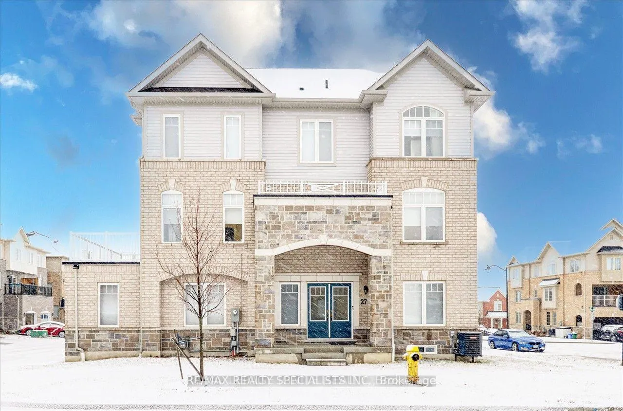 Front of 27 Devineridge Avenue