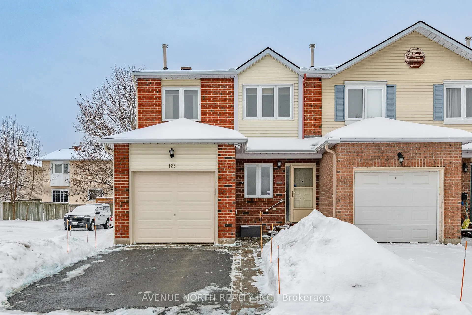Photo 2 of 128 Midsummer Terrace, Ottawa, Queenswood Heights South — HOMEH