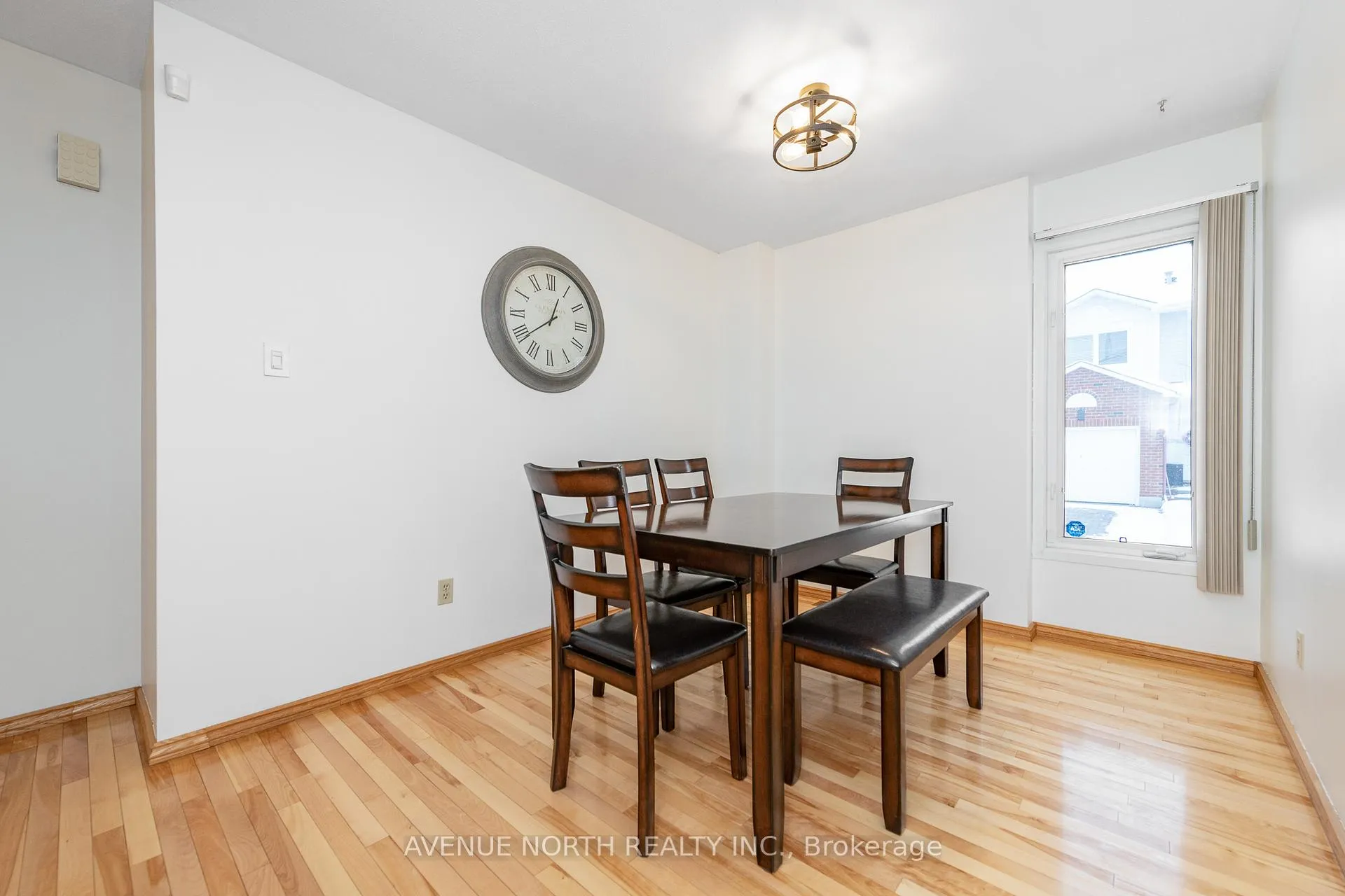 Photo 10 of 128 Midsummer Terrace, Ottawa, Queenswood Heights South — HOMEH
