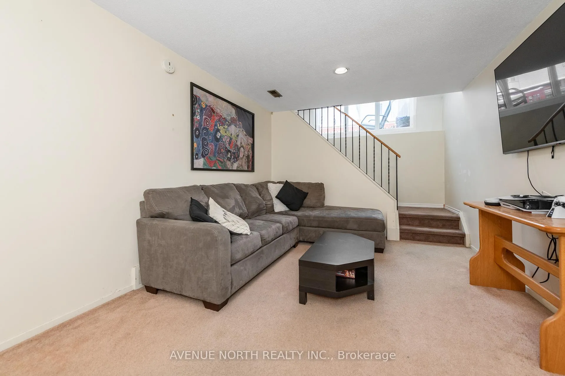 Photo 40 of 128 Midsummer Terrace, Ottawa, Queenswood Heights South — HOMEH