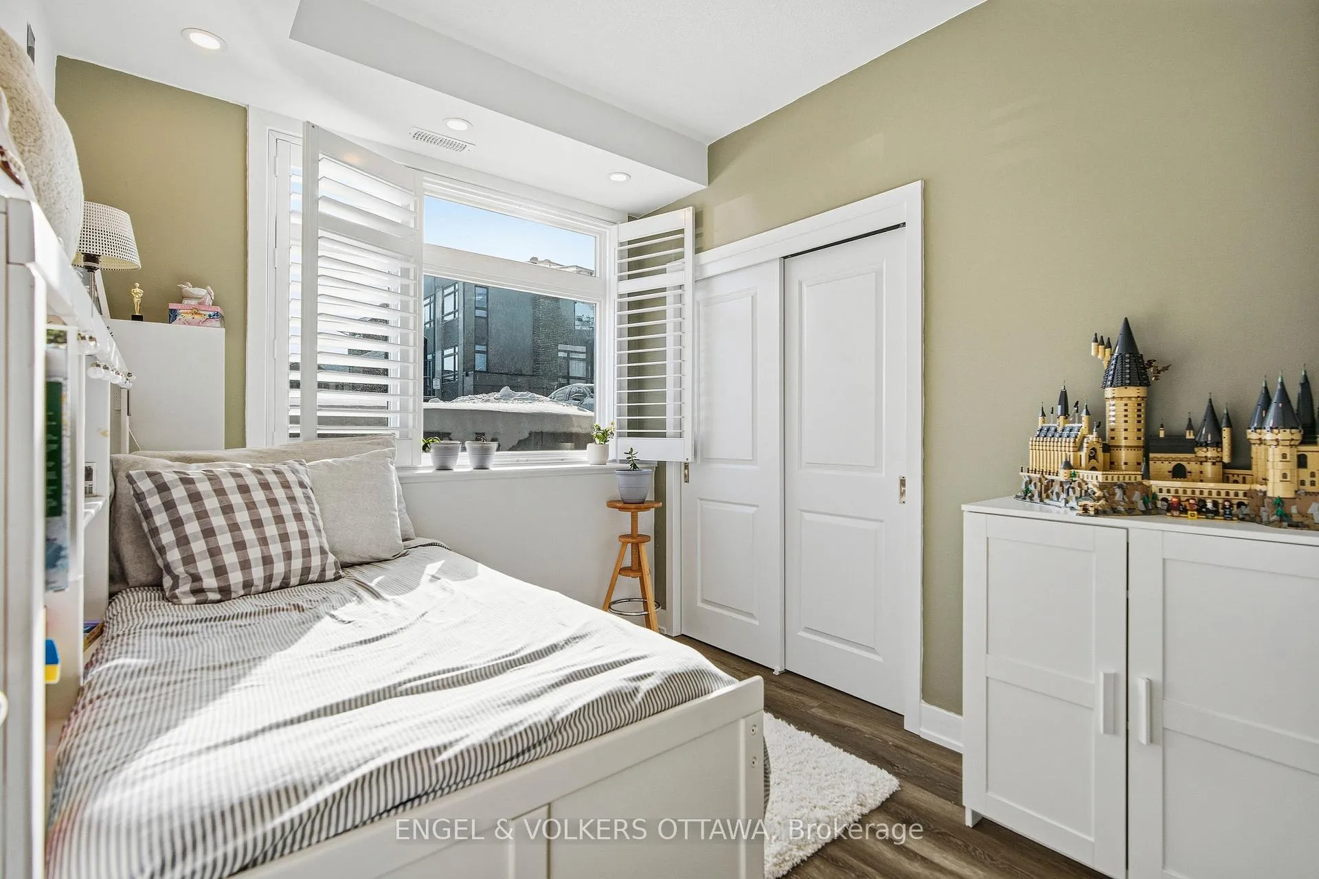 Photo 24 of Unit B, 310 Tulum Crescent, Ottawa, Kanata - Emerald Meadows/Trailwest — HOMEH