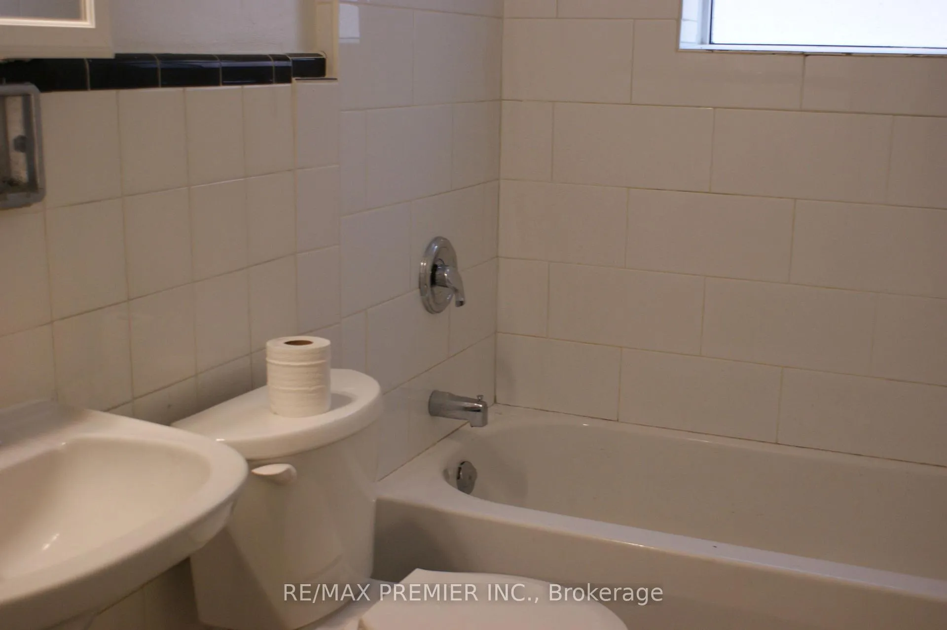 Photo 14 of Unit 1, 91 Helendale Avenue, Toronto, Yonge-Eglinton — HOMEH