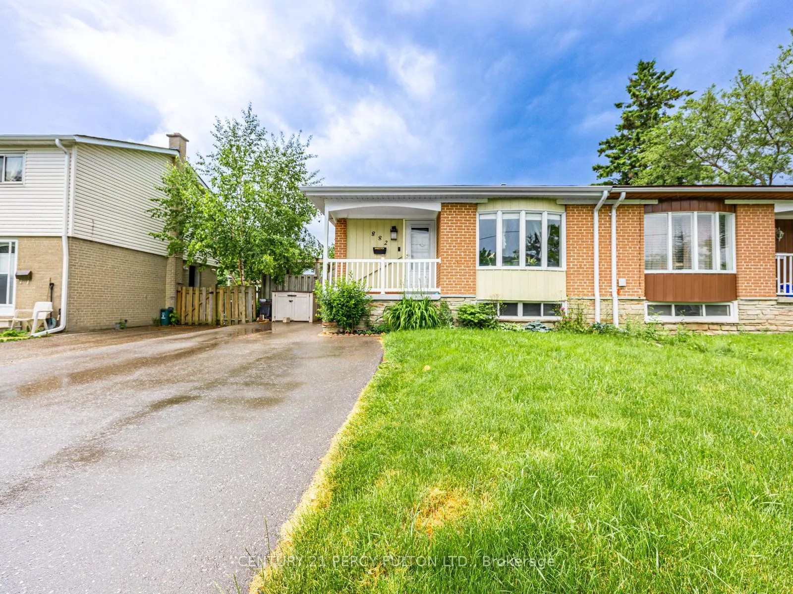 Photo 1 of 882 Liverpool Road, Pickering, Bay Ridges — HOMEH