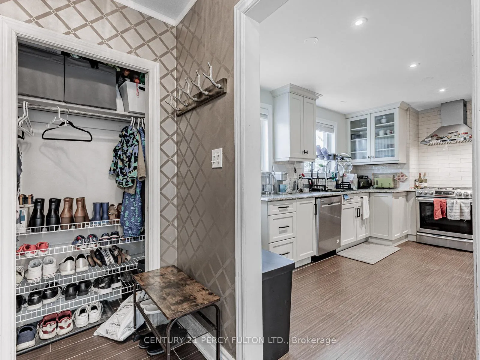Photo 4 of 882 Liverpool Road, Pickering, Bay Ridges — HOMEH