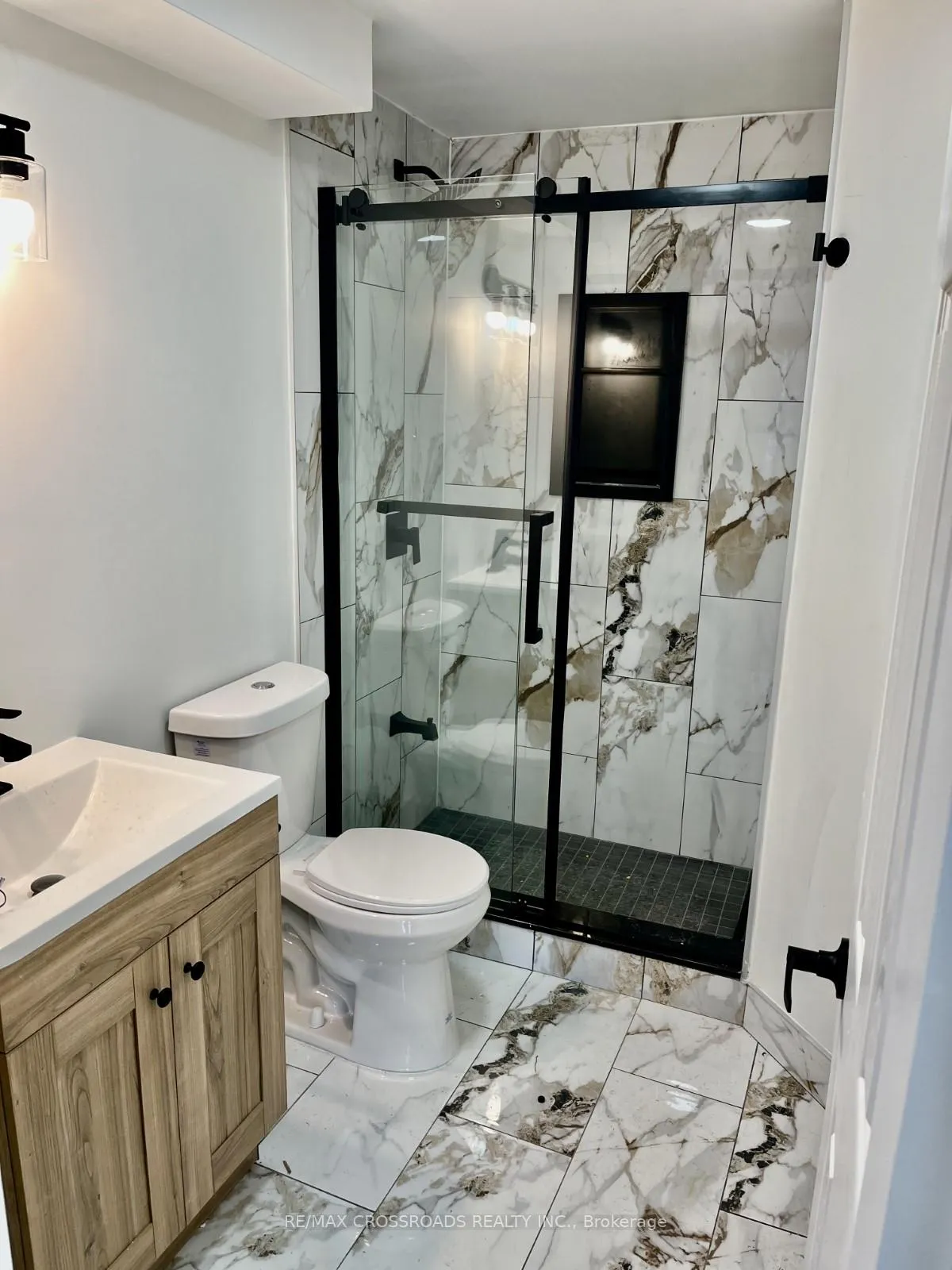 Photo 14 of 1053 Cameo Street, Pickering, Rural Pickering — HOMEH
