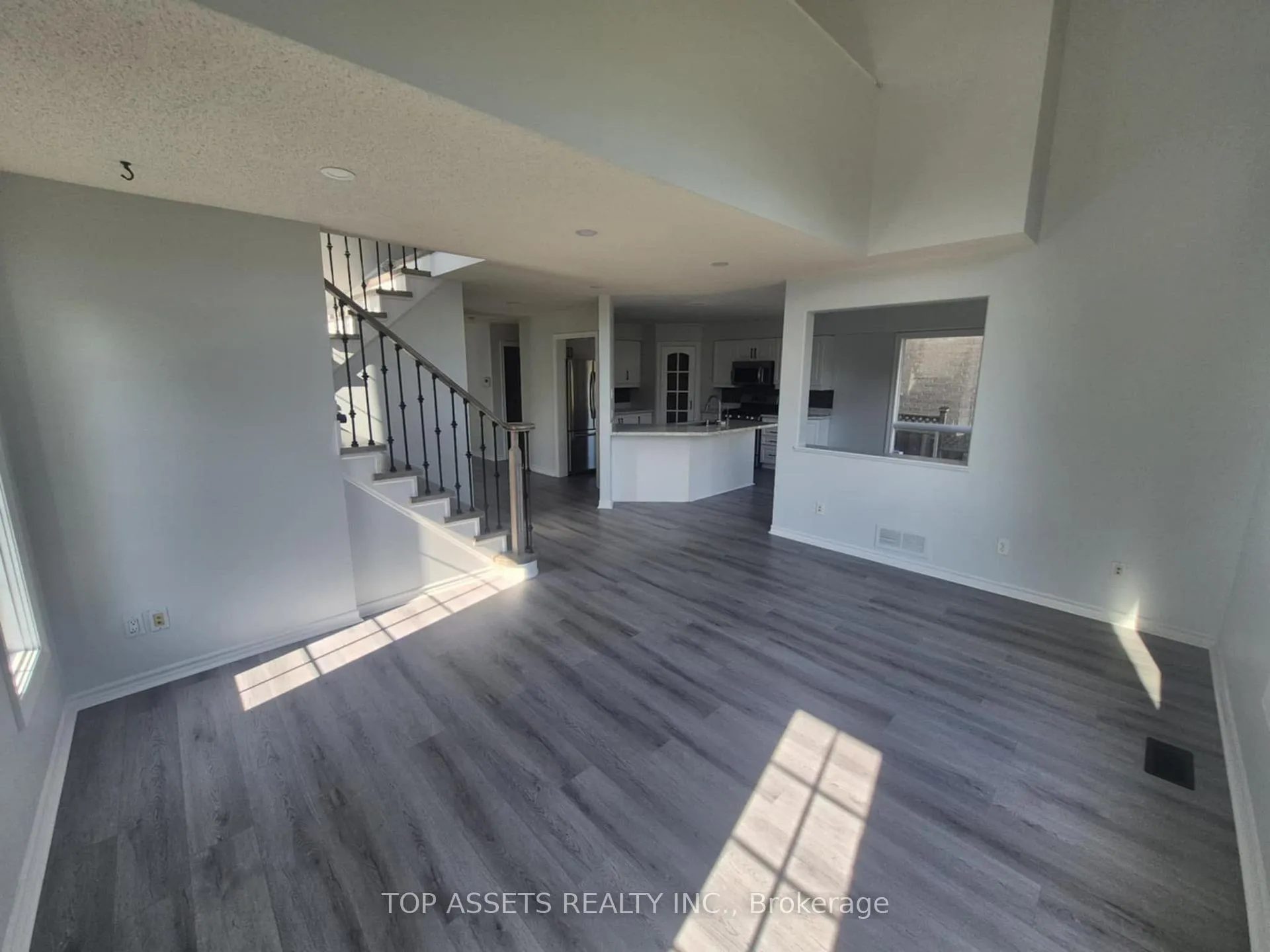 Photo 4 of 513 Britannia Avenue, Oshawa, Kedron — HOMEH