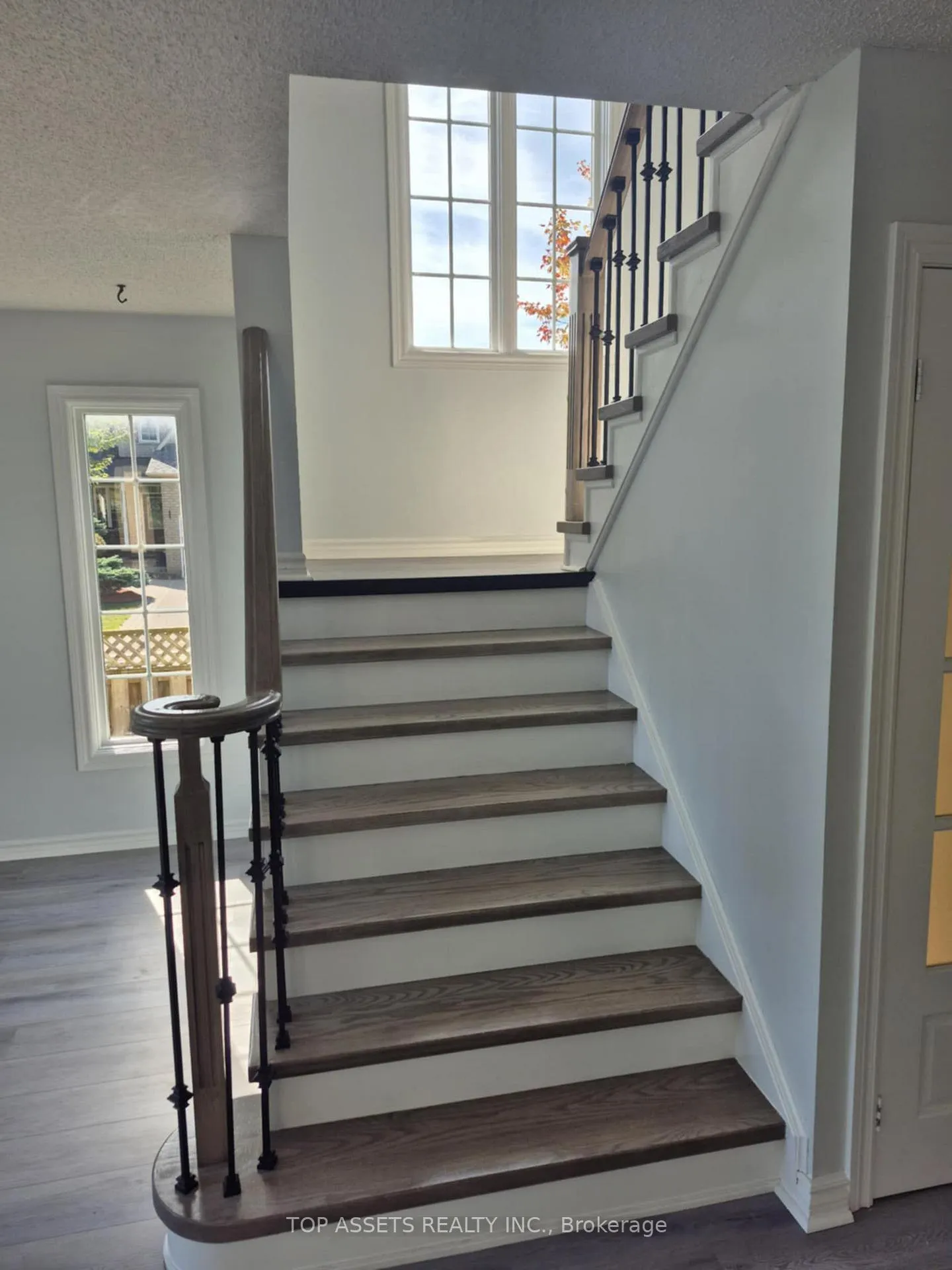 Photo 5 of 513 Britannia Avenue, Oshawa, Kedron — HOMEH