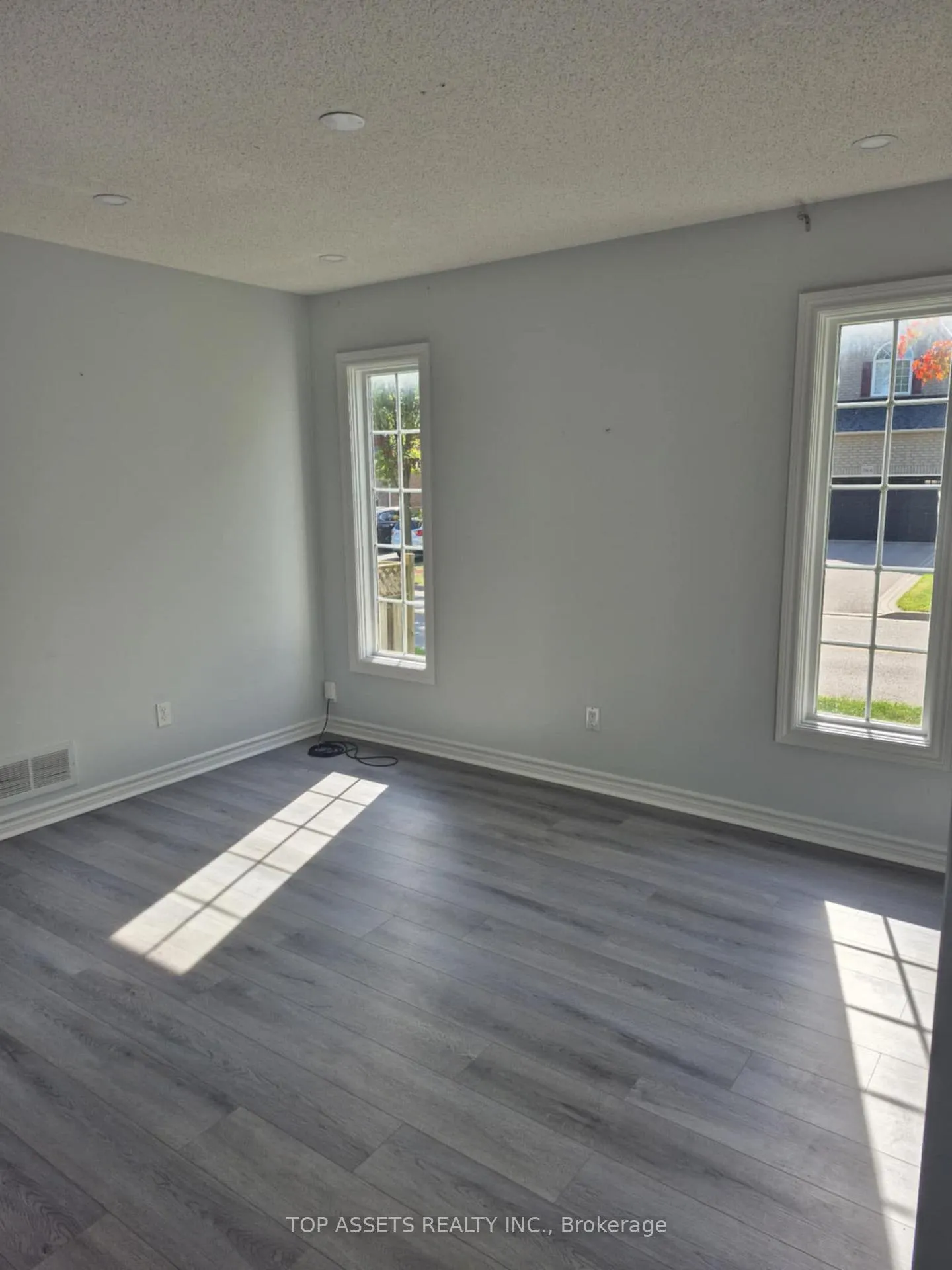 Photo 9 of 513 Britannia Avenue, Oshawa, Kedron — HOMEH
