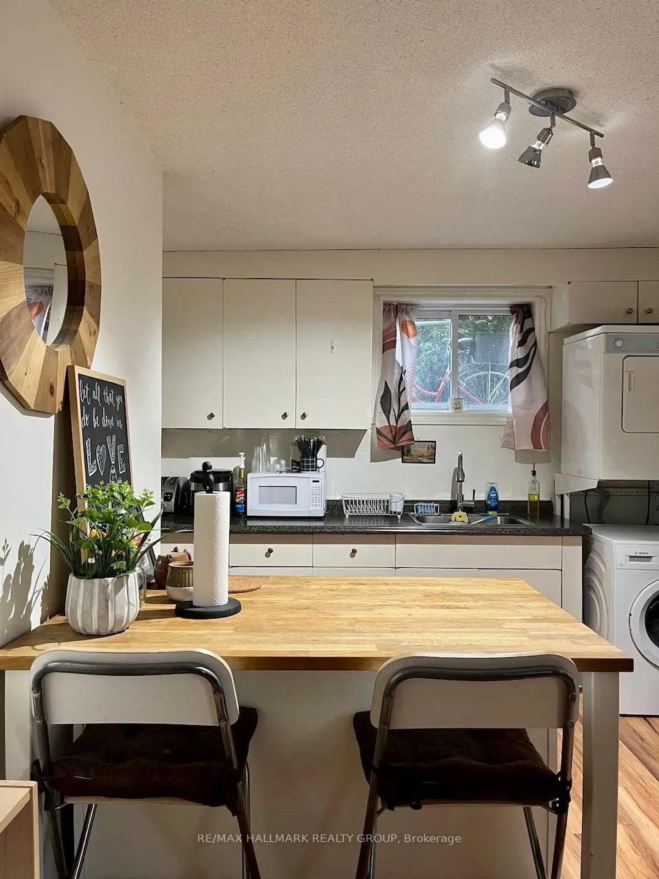Photo 10 of Unit B, 8 Carlotta Avenue, Ottawa, Vanier — HOMEH