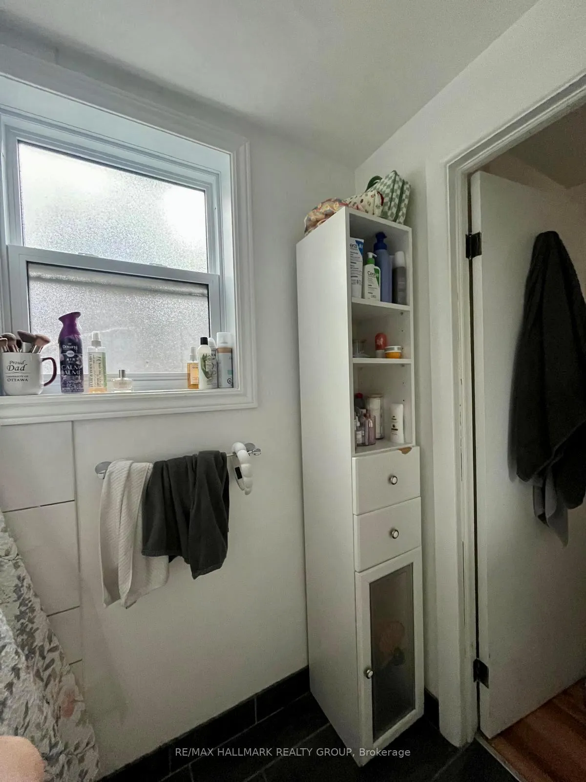 Photo 13 of Unit B, 8 Carlotta Avenue, Ottawa, Vanier — HOMEH