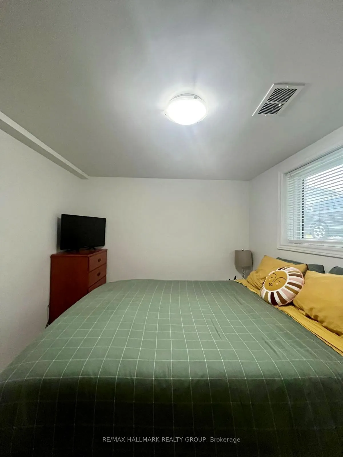 Photo 15 of Unit B, 8 Carlotta Avenue, Ottawa, Vanier — HOMEH