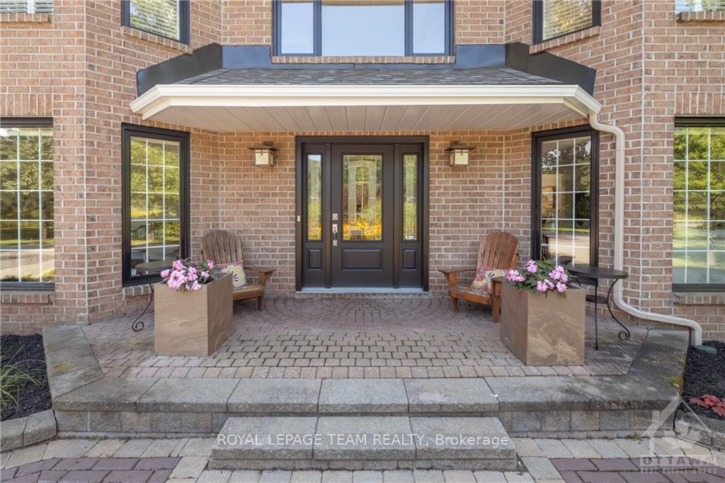 Photo 2 of 136 Kerscott Heights Way, Ottawa, Dunrobin Shores — HOMEH