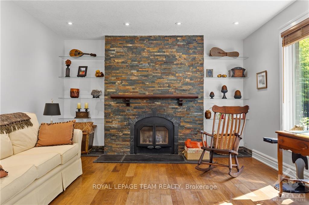 Photo 8 of 136 Kerscott Heights Way, Ottawa, Dunrobin Shores — HOMEH