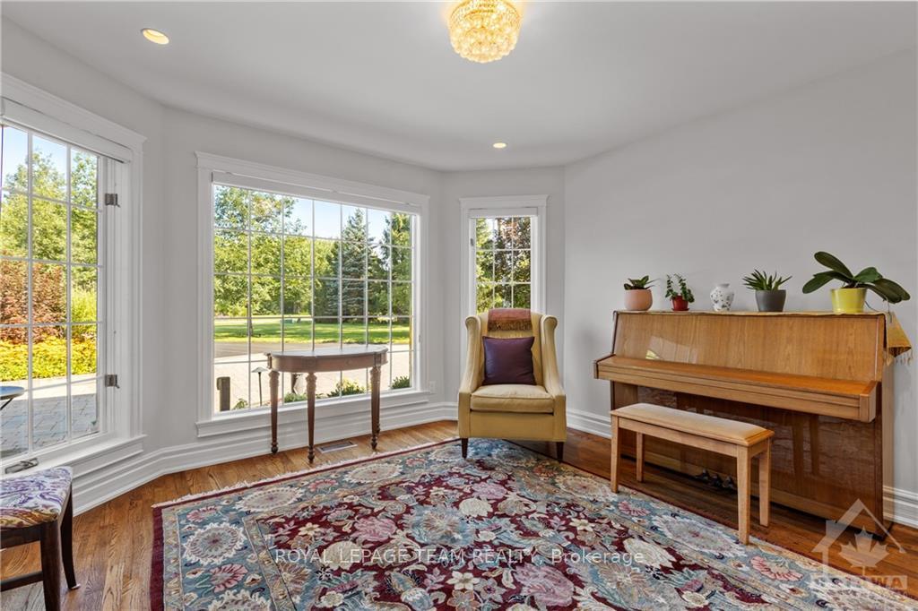 Photo 10 of 136 Kerscott Heights Way, Ottawa, Dunrobin Shores — HOMEH