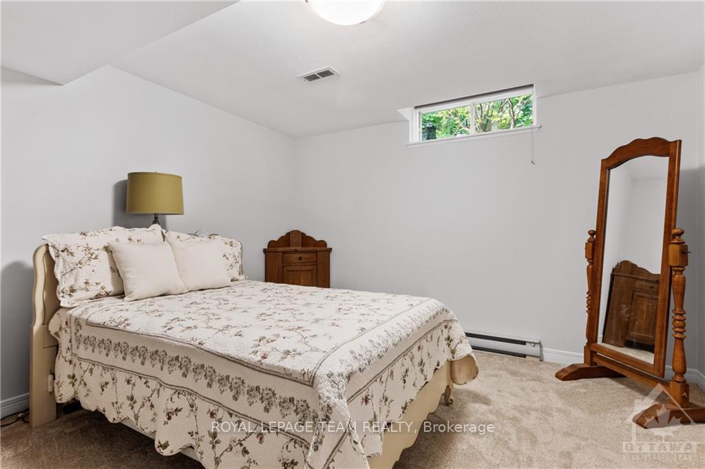 Photo 18 of 136 Kerscott Heights Way, Ottawa, Dunrobin Shores — HOMEH