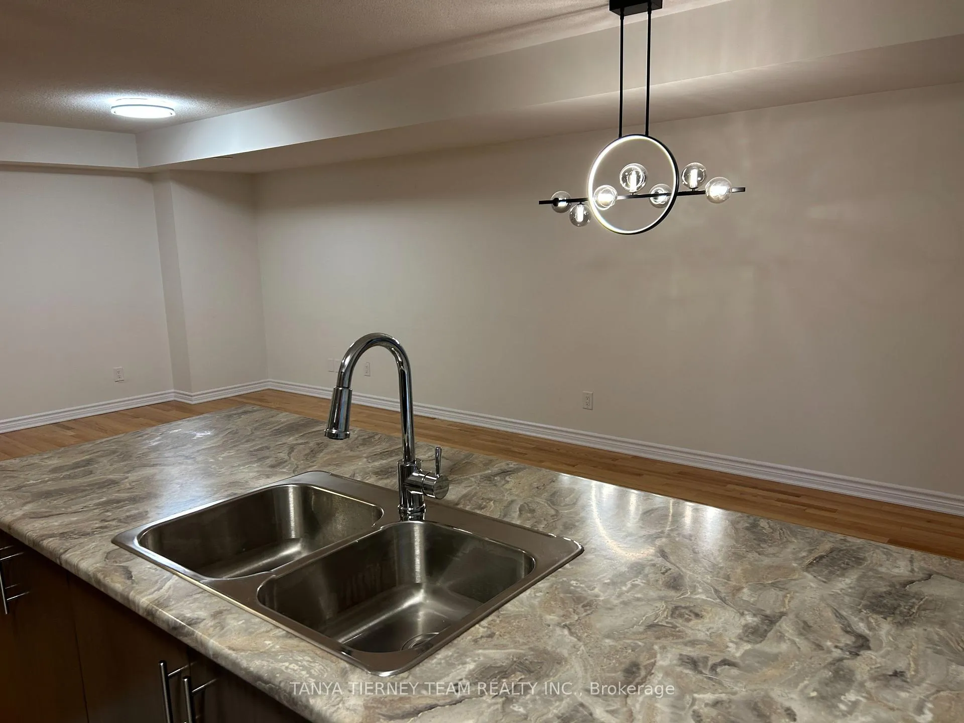 Photo 8 of 59 Porcelain Way, Whitby, Rolling Acres — HOMEH