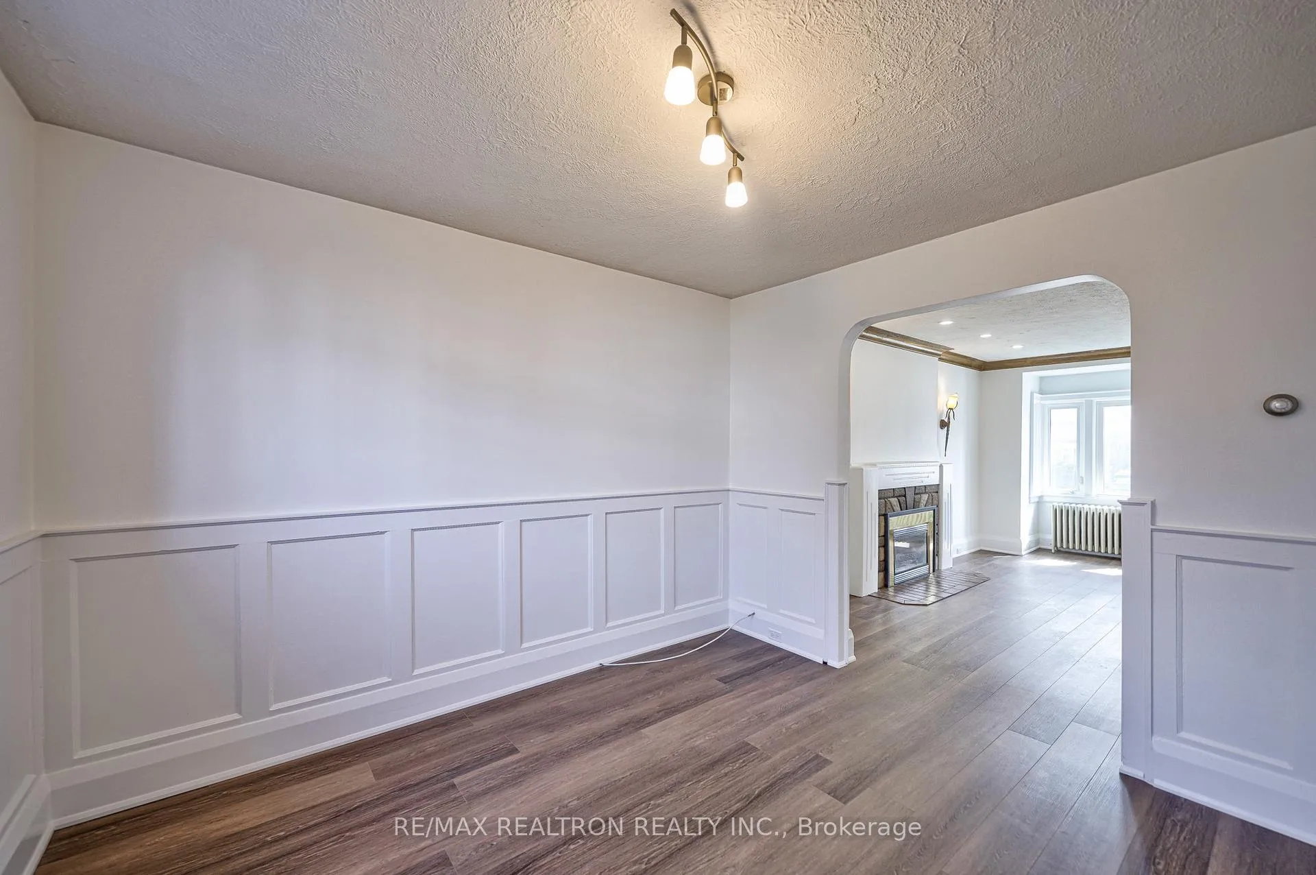 Photo 9 of 216 Brooke Avenue, Toronto, Bedford Park-Nortown — HOMEH