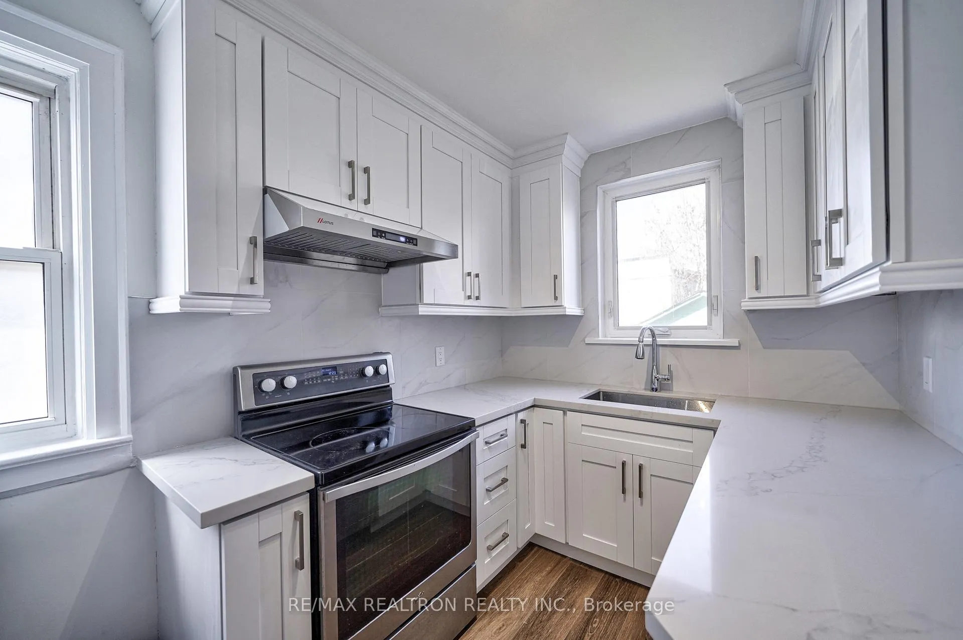 Photo 12 of 216 Brooke Avenue, Toronto, Bedford Park-Nortown — HOMEH