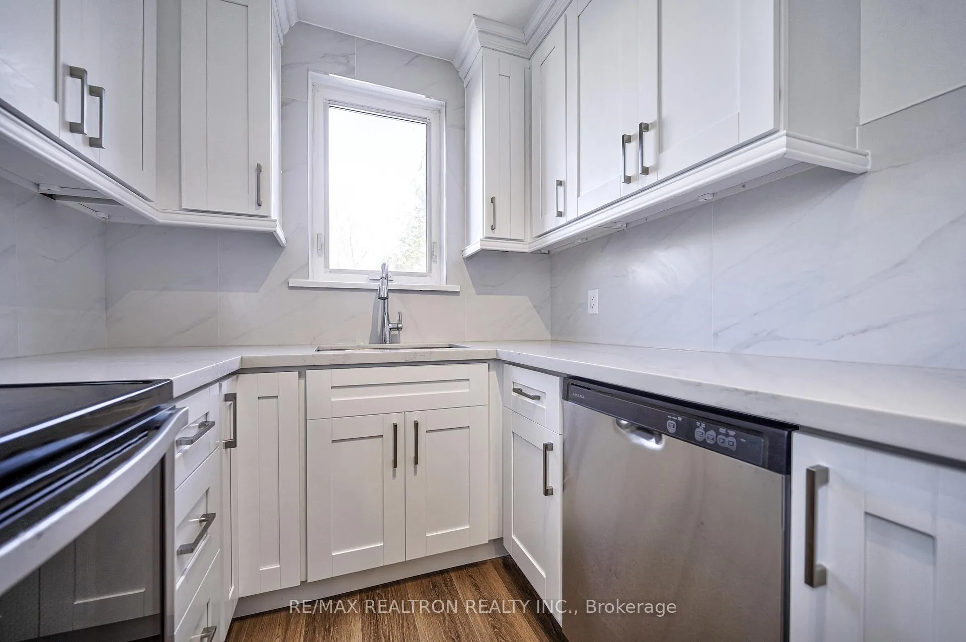 Photo 13 of 216 Brooke Avenue, Toronto, Bedford Park-Nortown — HOMEH