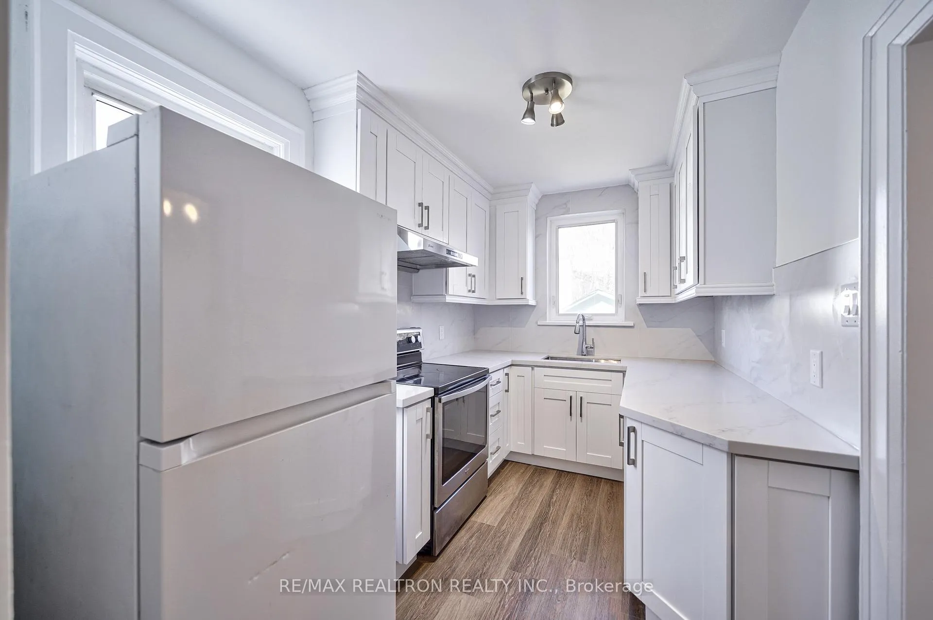 Photo 15 of 216 Brooke Avenue, Toronto, Bedford Park-Nortown — HOMEH