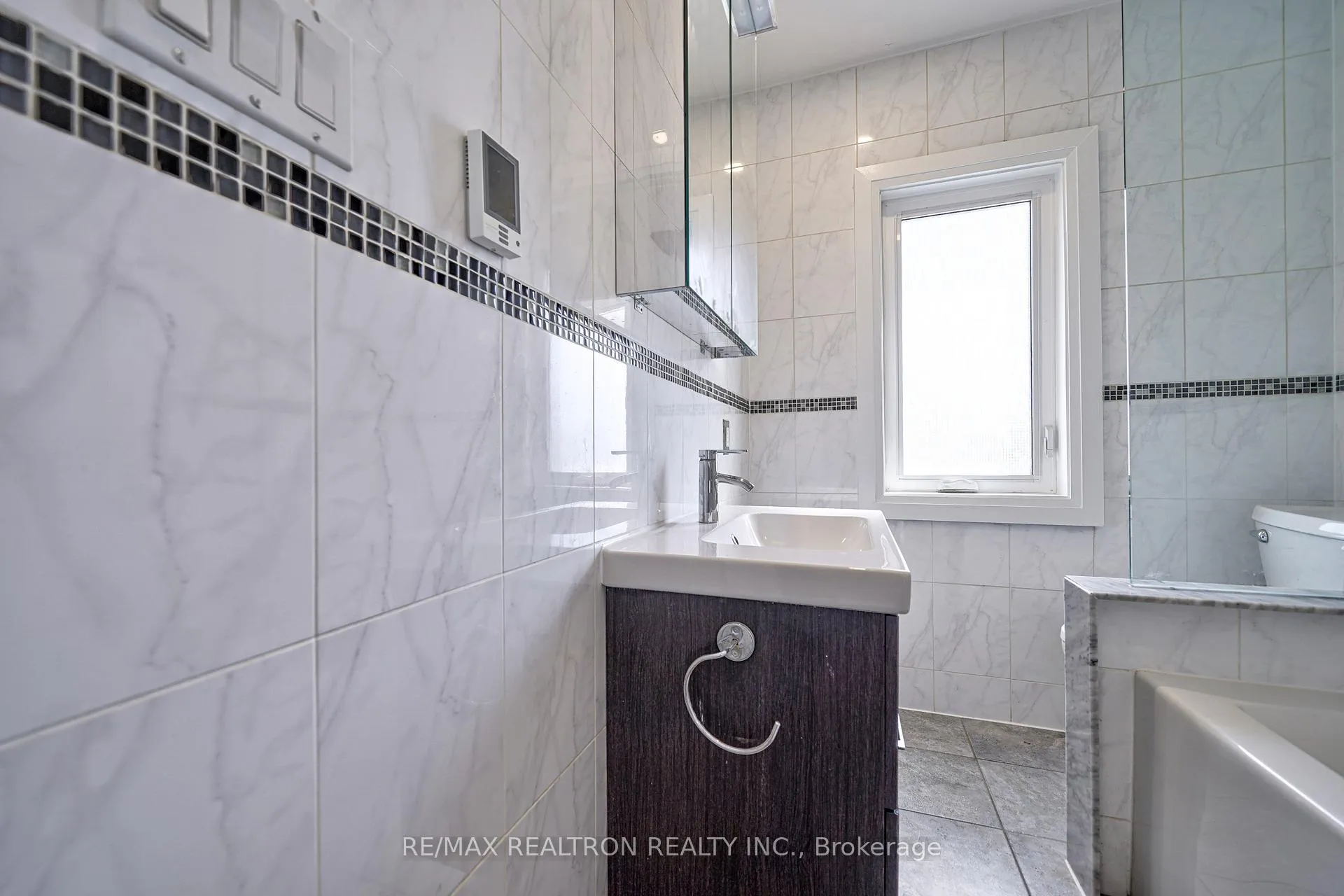 Photo 23 of 216 Brooke Avenue, Toronto, Bedford Park-Nortown — HOMEH