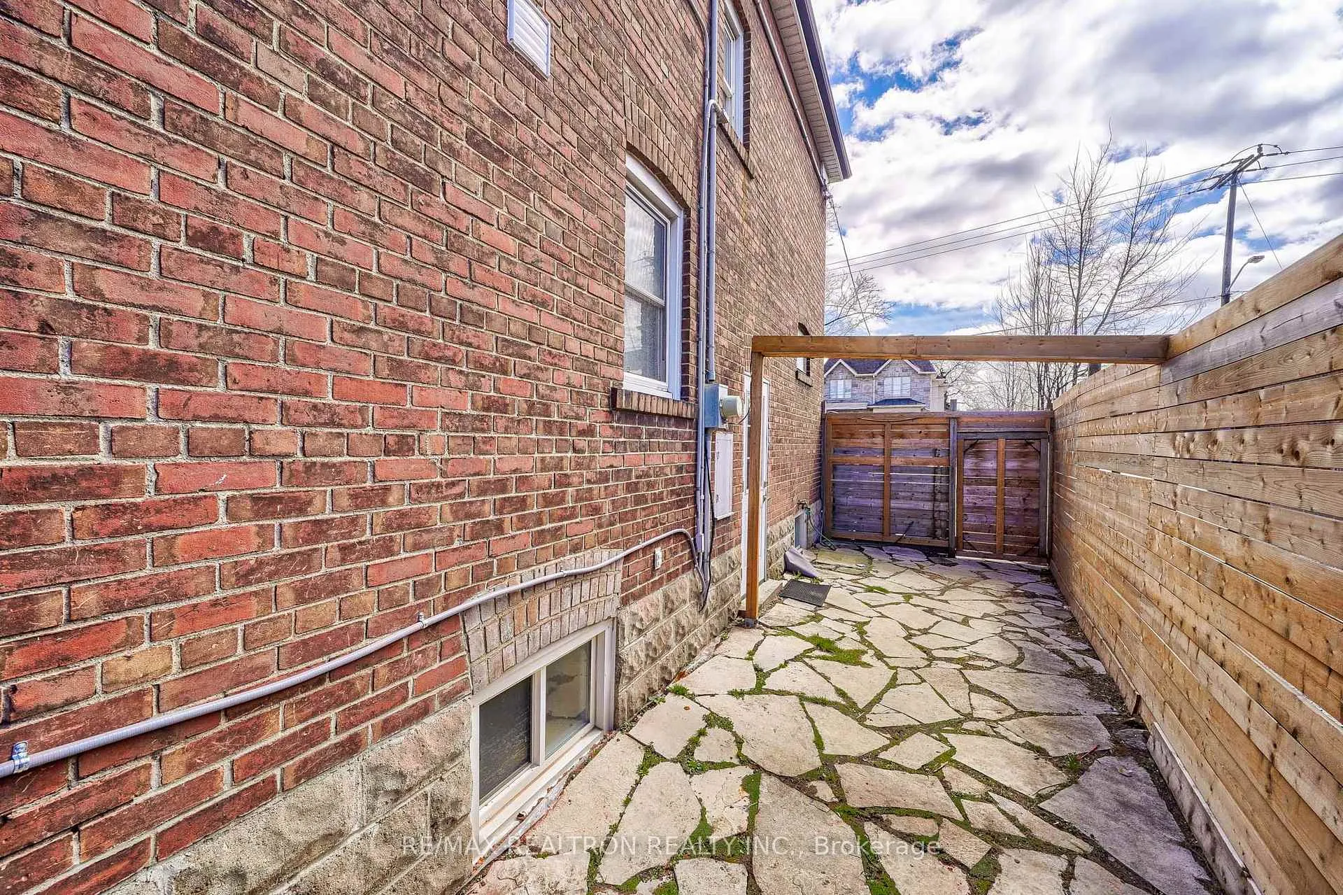Photo 38 of 216 Brooke Avenue, Toronto, Bedford Park-Nortown — HOMEH