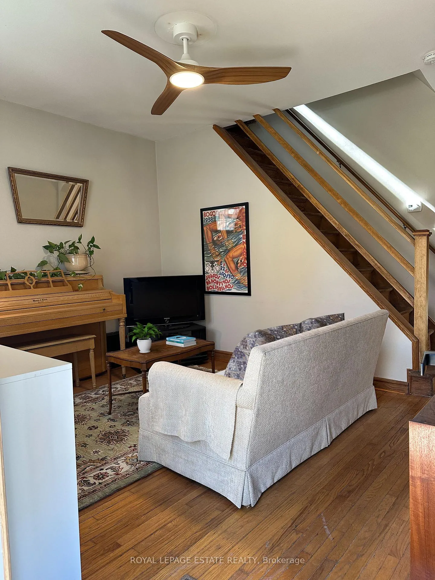 Photo 3 of 14 Cassels Avenue, Toronto, Woodbine Corridor — HOMEH