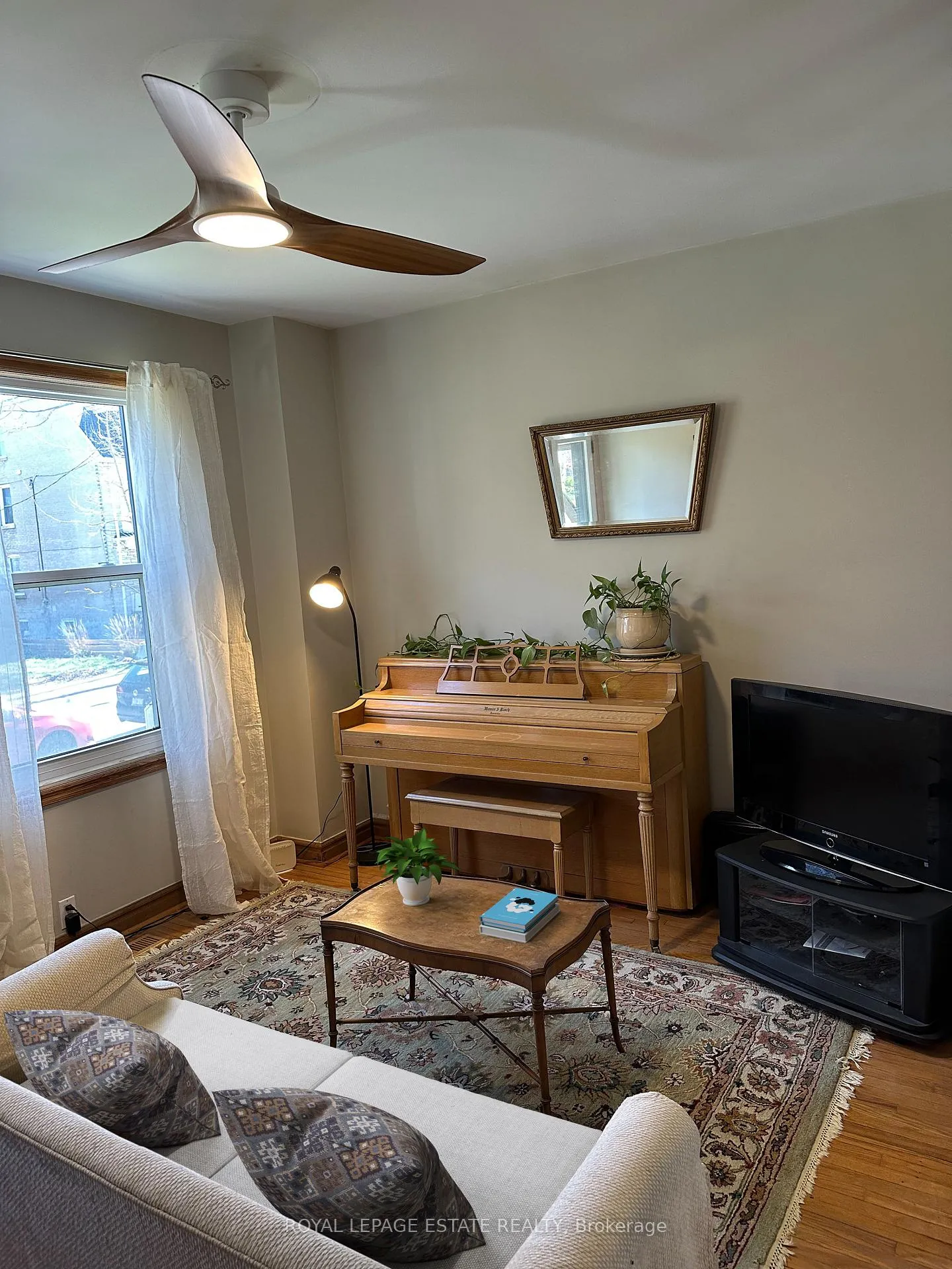 Photo 4 of 14 Cassels Avenue, Toronto, Woodbine Corridor — HOMEH