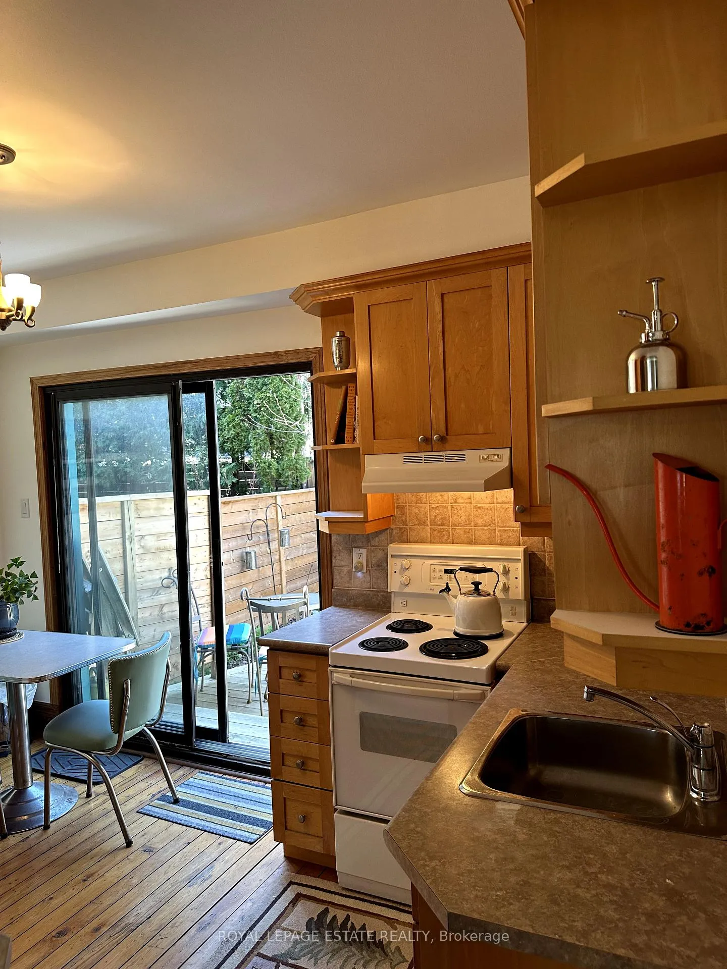 Photo 8 of 14 Cassels Avenue, Toronto, Woodbine Corridor — HOMEH