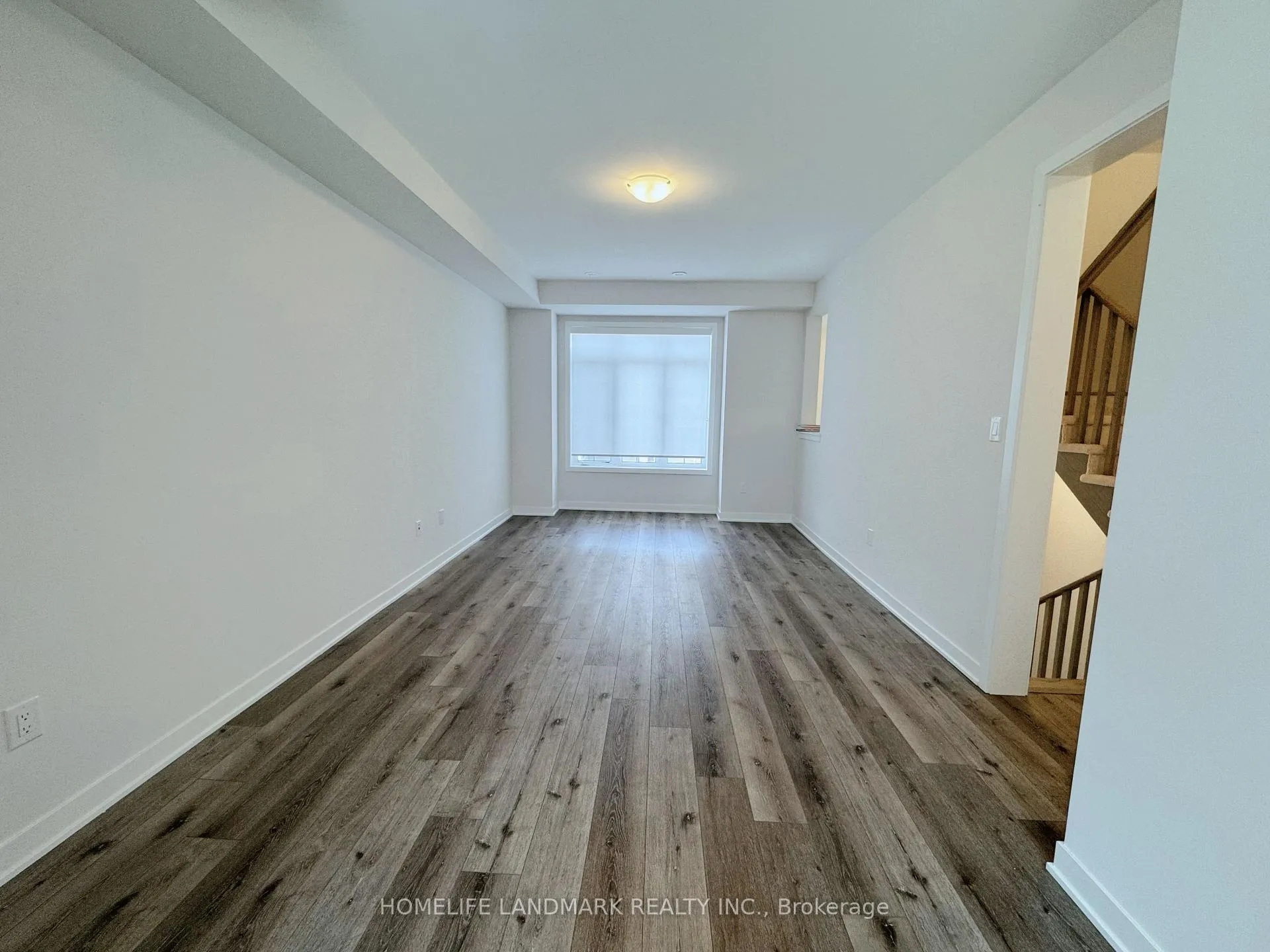Photo 3 of 52 Selfridge Way, Whitby, Downtown Whitby — HOMEH