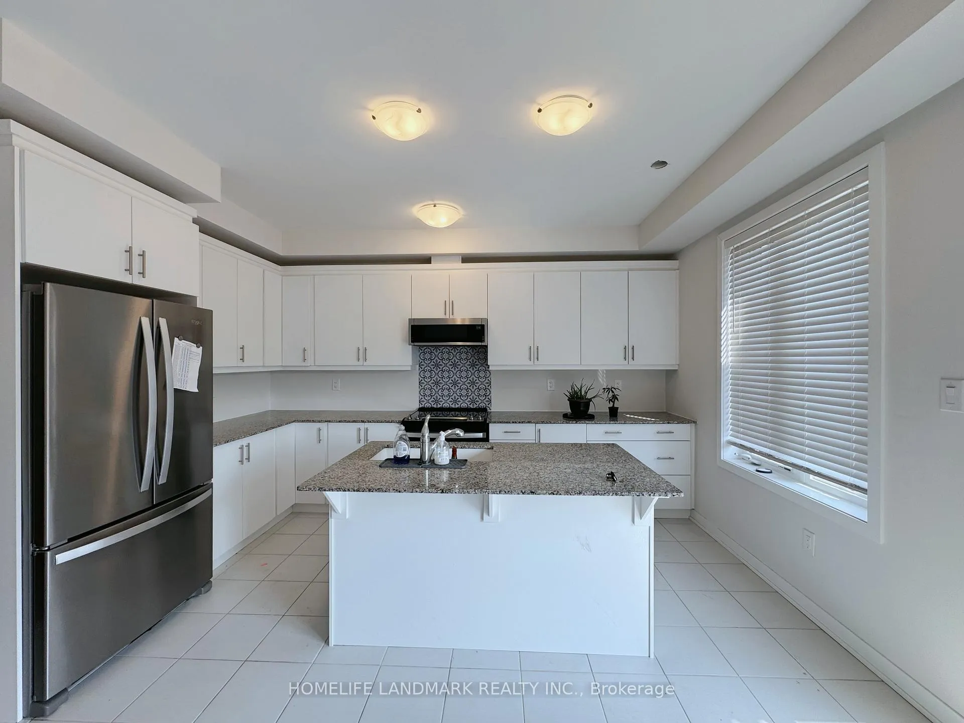 Photo 4 of 52 Selfridge Way, Whitby, Downtown Whitby — HOMEH