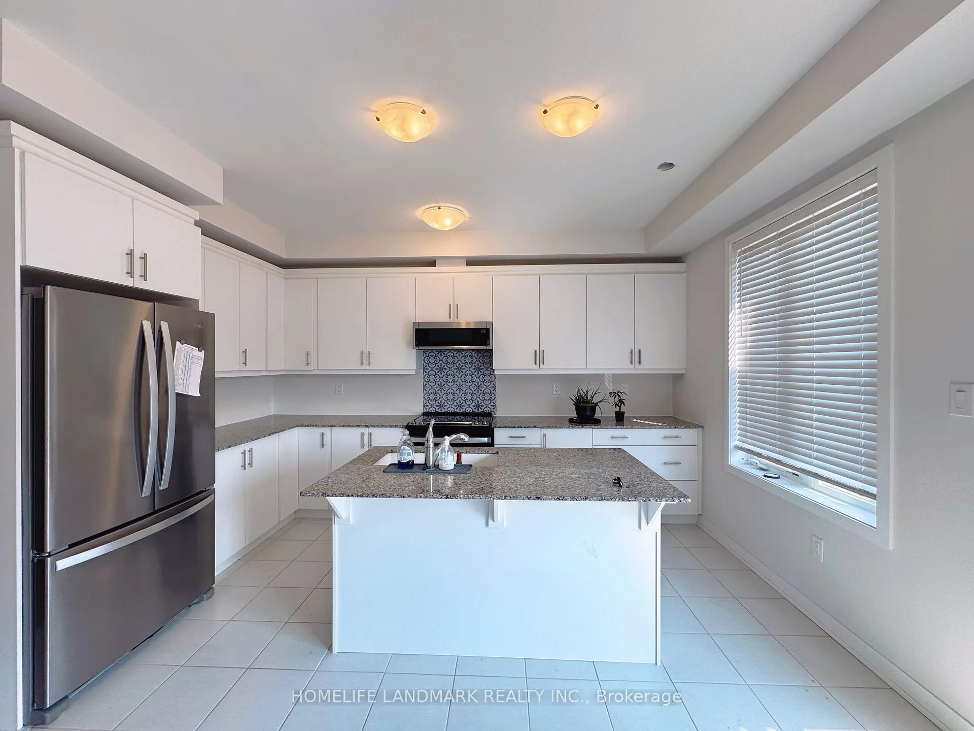 Photo 6 of 52 Selfridge Way, Whitby, Downtown Whitby — HOMEH