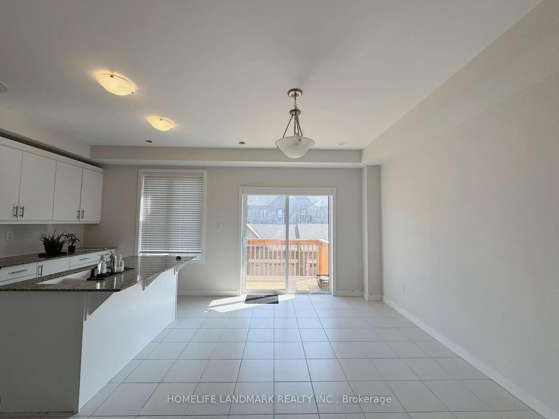Photo 7 of 52 Selfridge Way, Whitby, Downtown Whitby — HOMEH