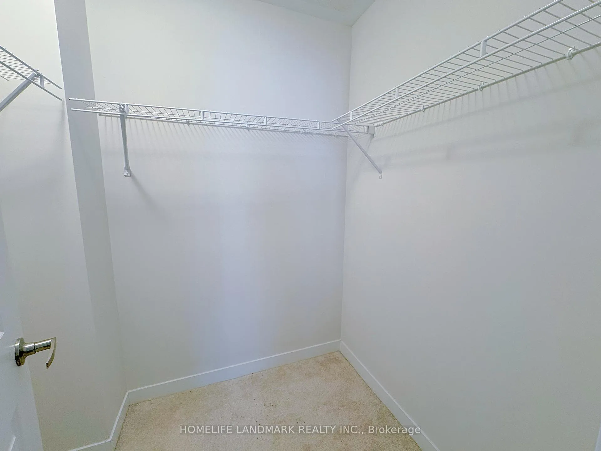 Photo 10 of 52 Selfridge Way, Whitby, Downtown Whitby — HOMEH