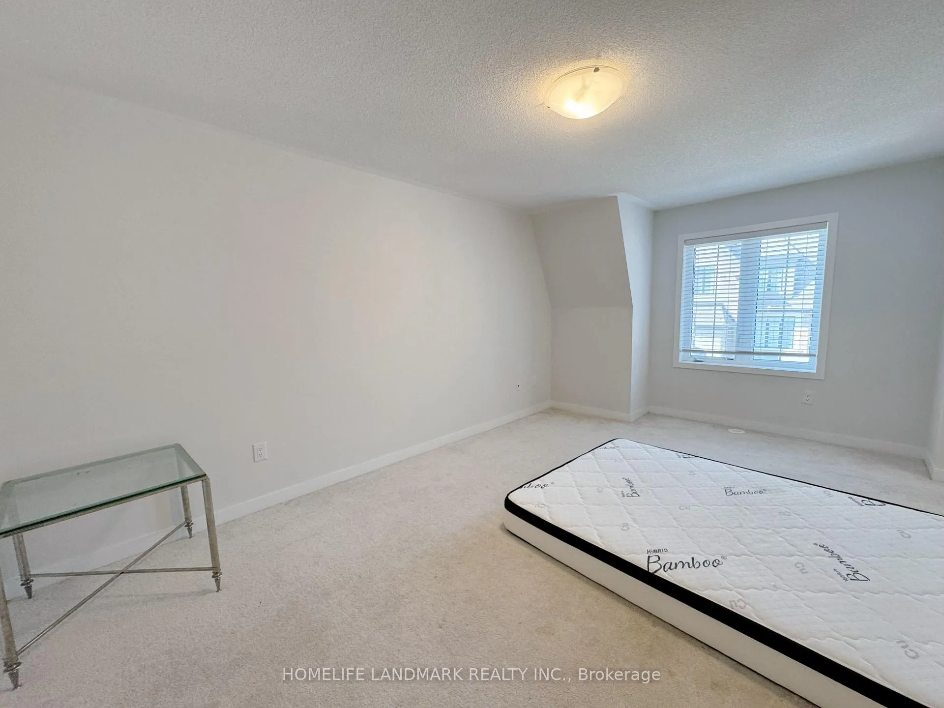 Photo 12 of 52 Selfridge Way, Whitby, Downtown Whitby — HOMEH