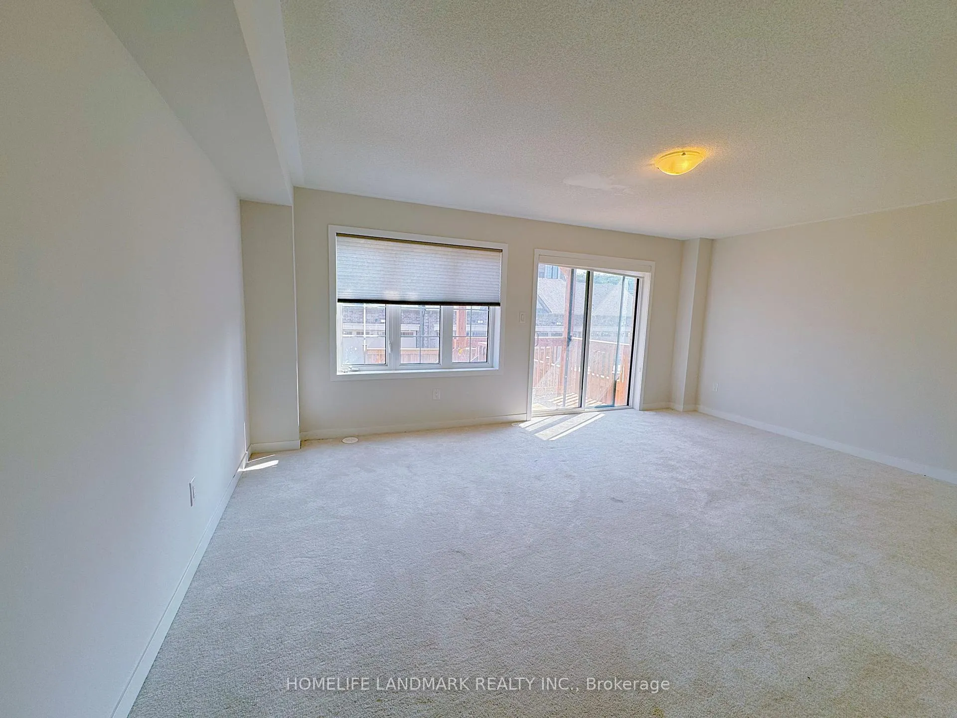 Photo 14 of 52 Selfridge Way, Whitby, Downtown Whitby — HOMEH