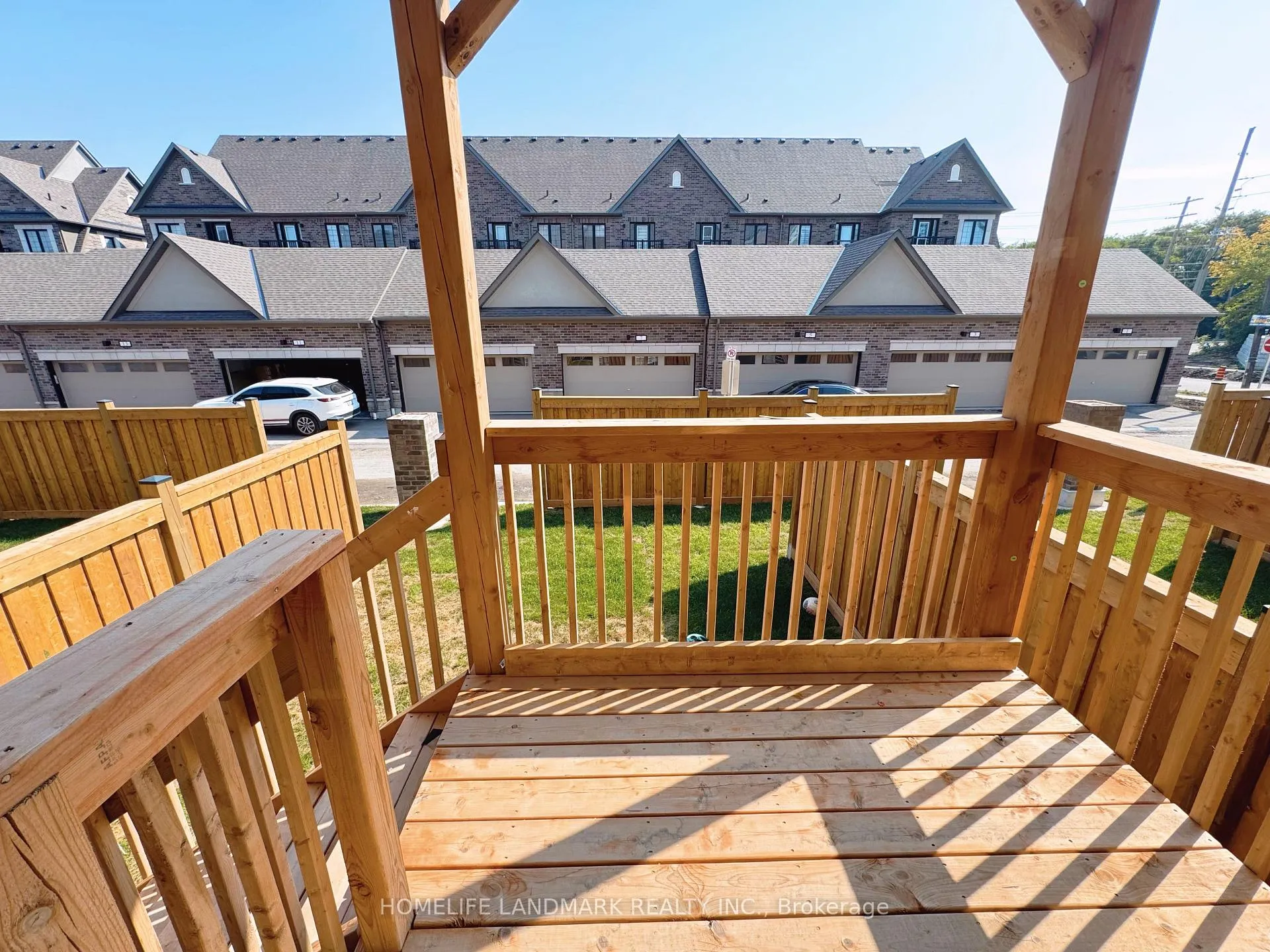 Photo 17 of 52 Selfridge Way, Whitby, Downtown Whitby — HOMEH