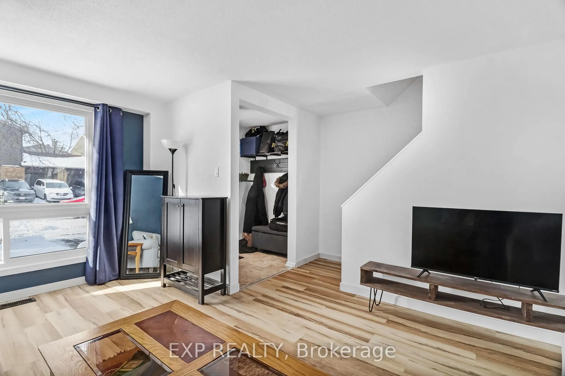 Photo 5 of 1A Vanessa Terrace, Ottawa, Barrhaven - Pheasant Run — HOMEH