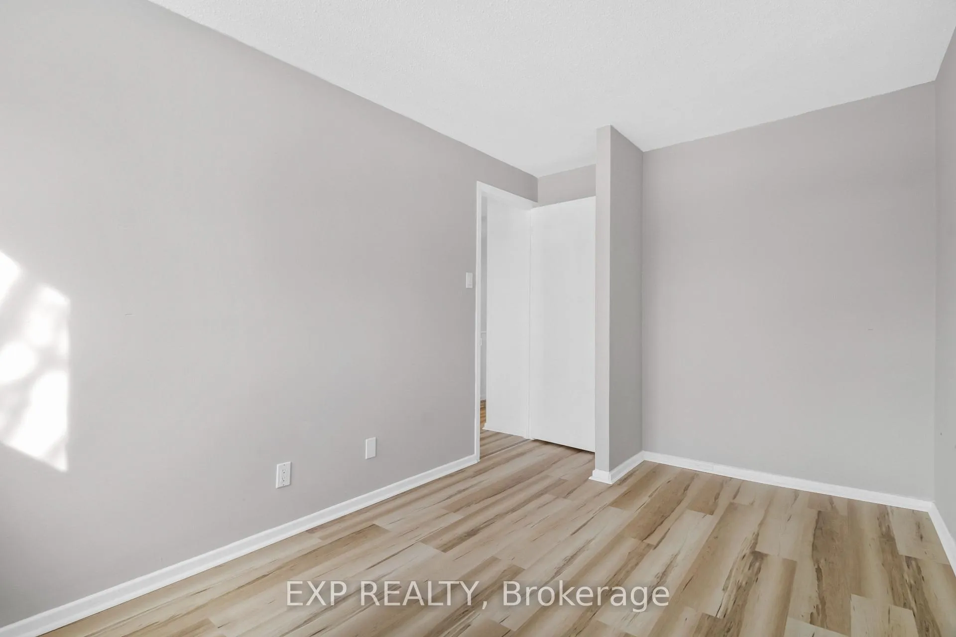 Photo 19 of 1A Vanessa Terrace, Ottawa, Barrhaven - Pheasant Run — HOMEH