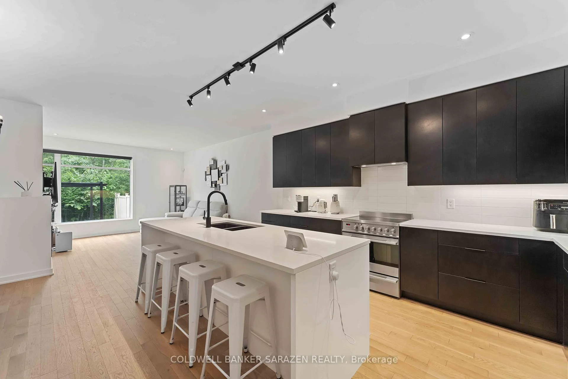 Photo 3 of 192 Larimar Circle, Ottawa, Riverside South/Gloucester Glen — HOMEH
