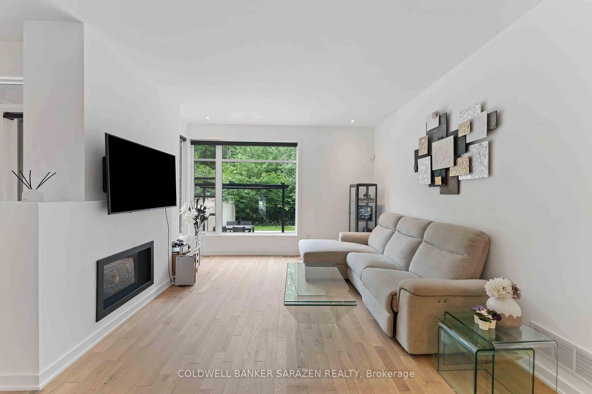 Photo 4 of 192 Larimar Circle, Ottawa, Riverside South/Gloucester Glen — HOMEH