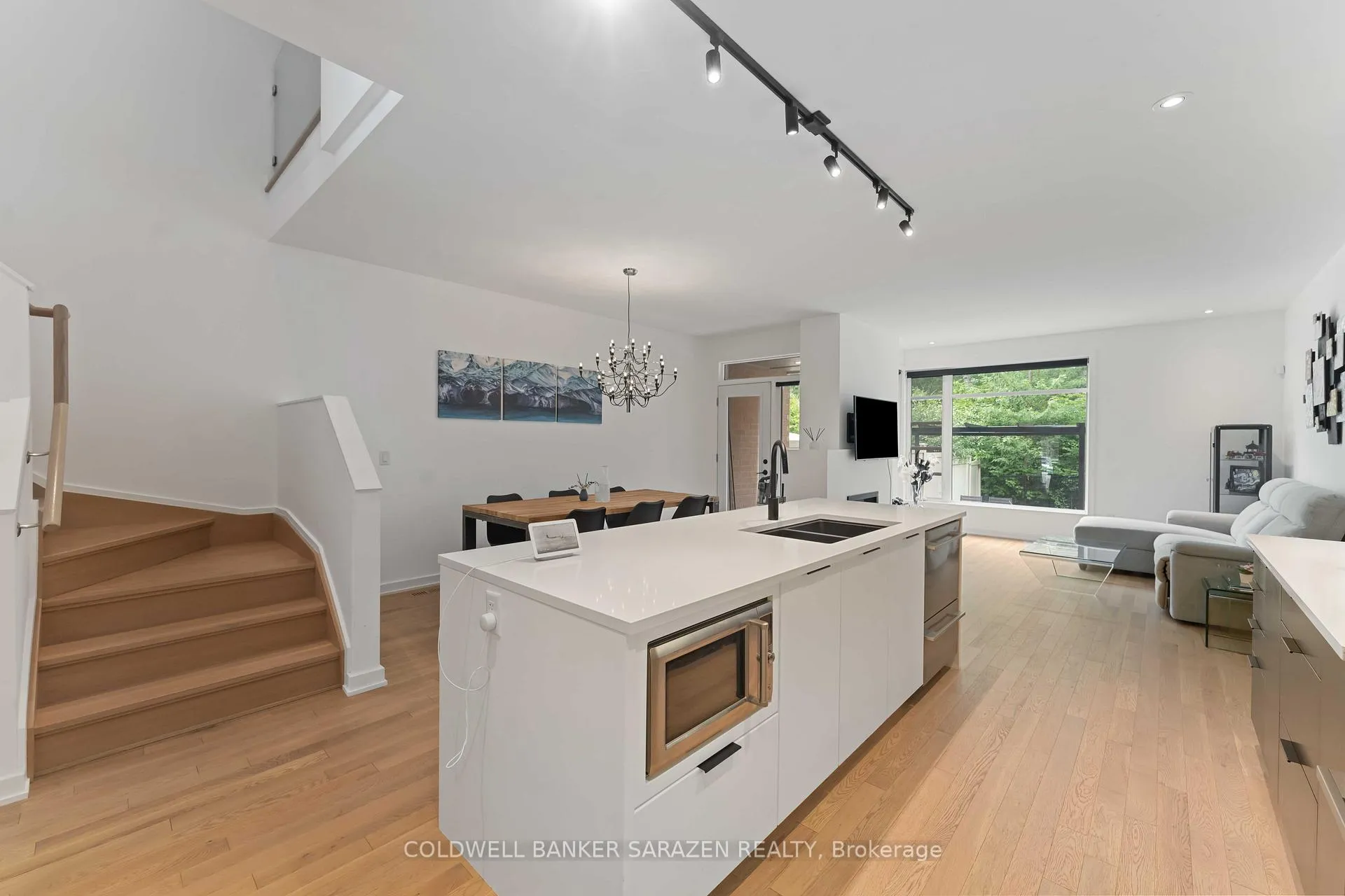 Photo 5 of 192 Larimar Circle, Ottawa, Riverside South/Gloucester Glen — HOMEH