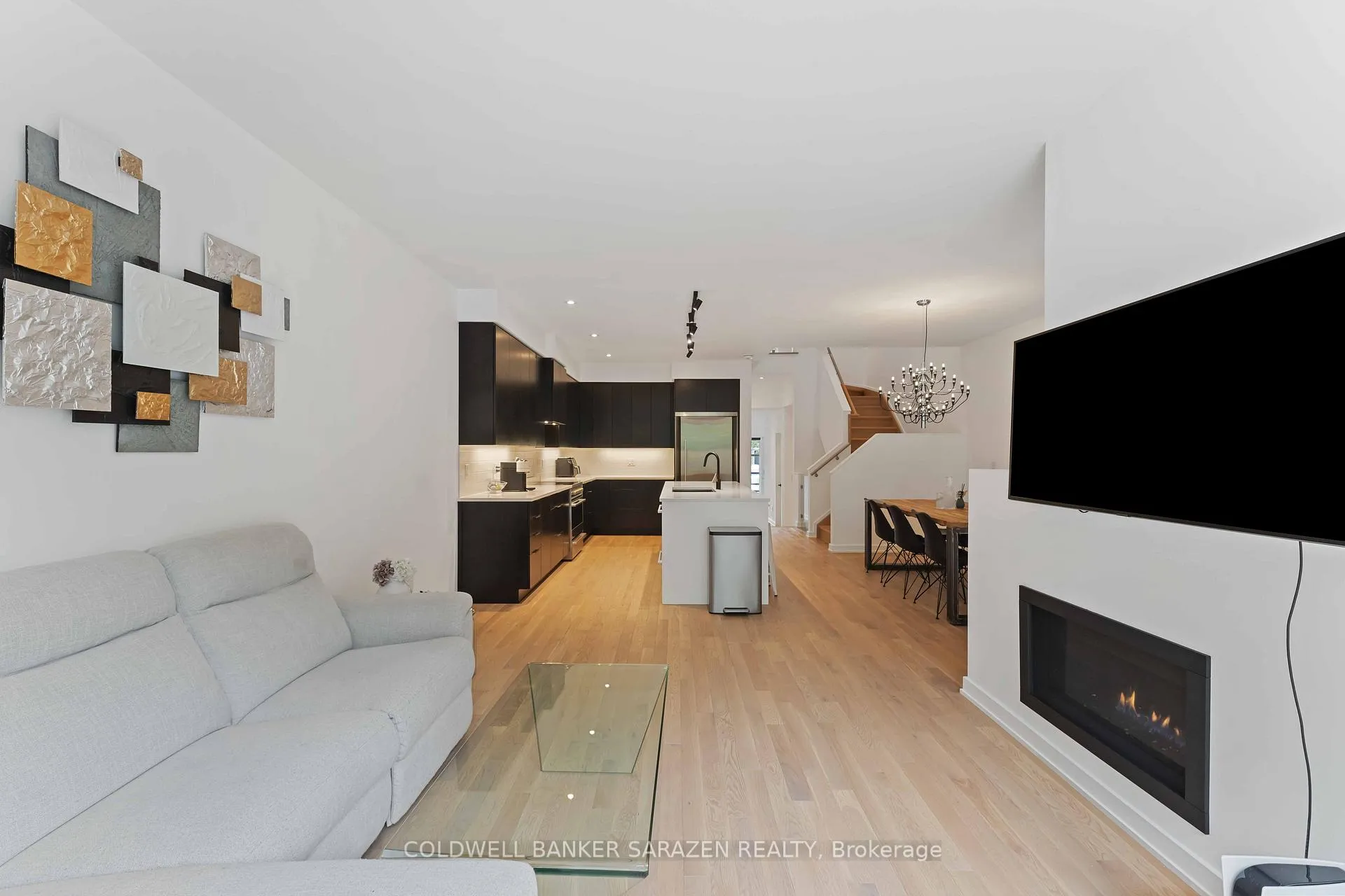 Photo 8 of 192 Larimar Circle, Ottawa, Riverside South/Gloucester Glen — HOMEH
