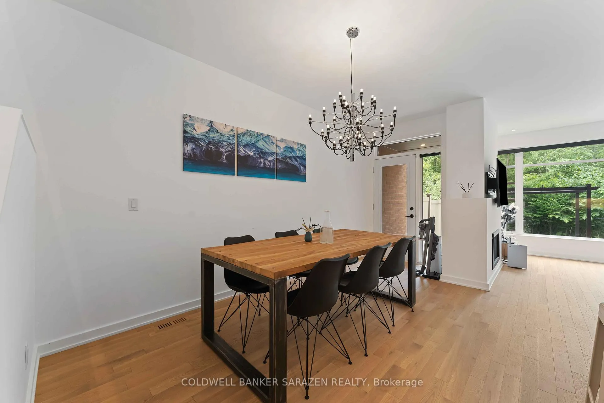 Photo 9 of 192 Larimar Circle, Ottawa, Riverside South/Gloucester Glen — HOMEH