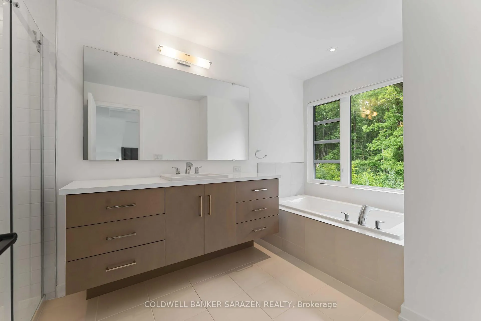 Photo 12 of 192 Larimar Circle, Ottawa, Riverside South/Gloucester Glen — HOMEH