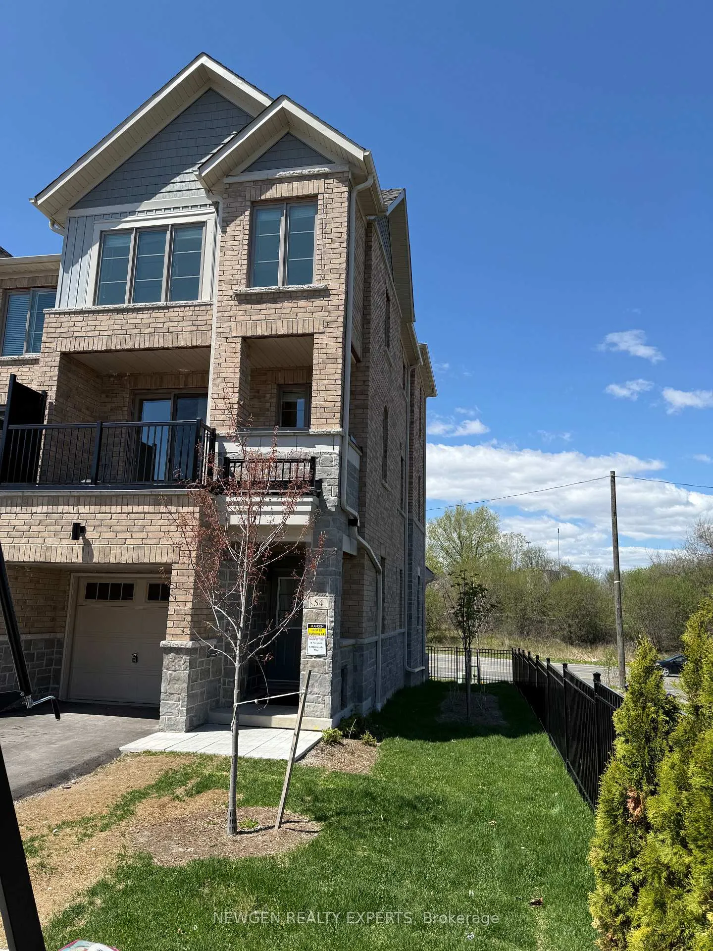 Photo 12 of 54 Waterside Way E, Whitby, Port Whitby — HOMEH