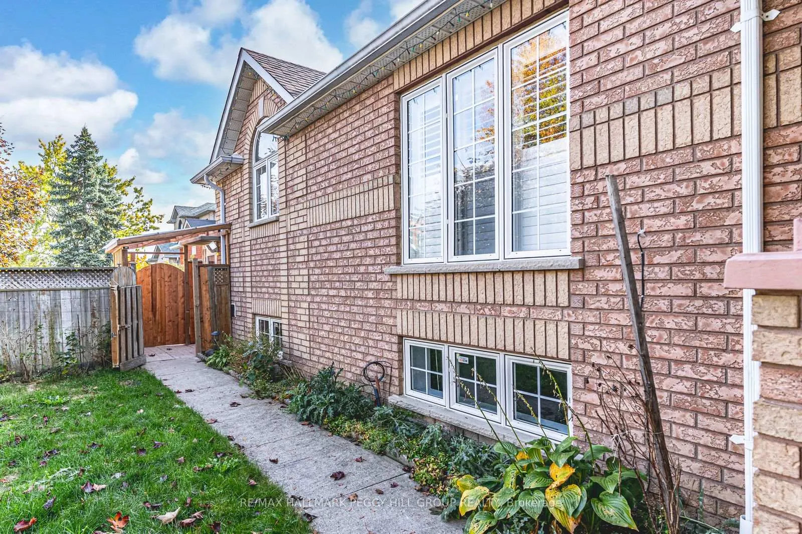 Front of Unit Lower, 1 Shady Glen Crescent
