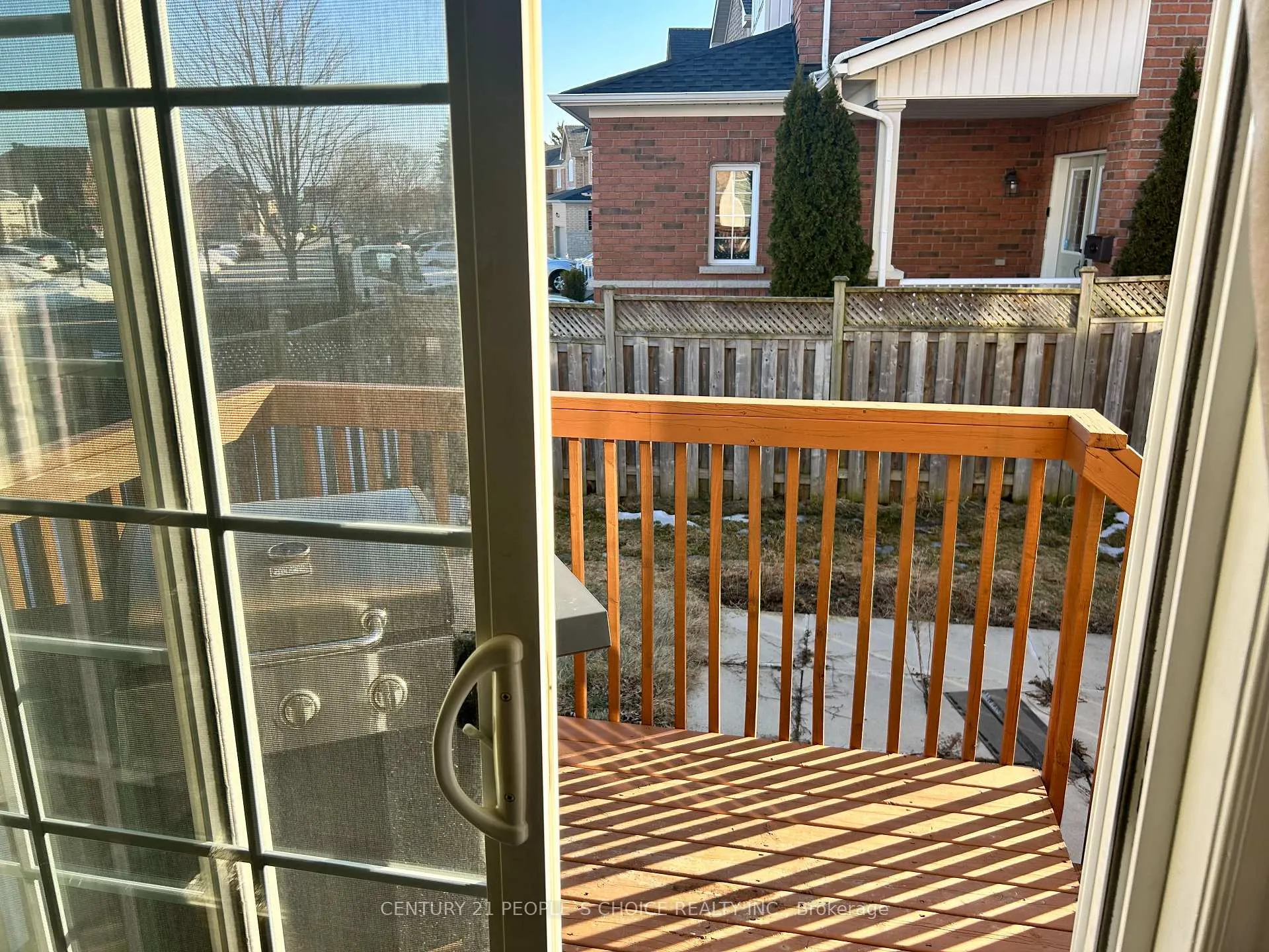 Photo 4 of 95 Eastfield Crescent, Clarington, Courtice — HOMEH